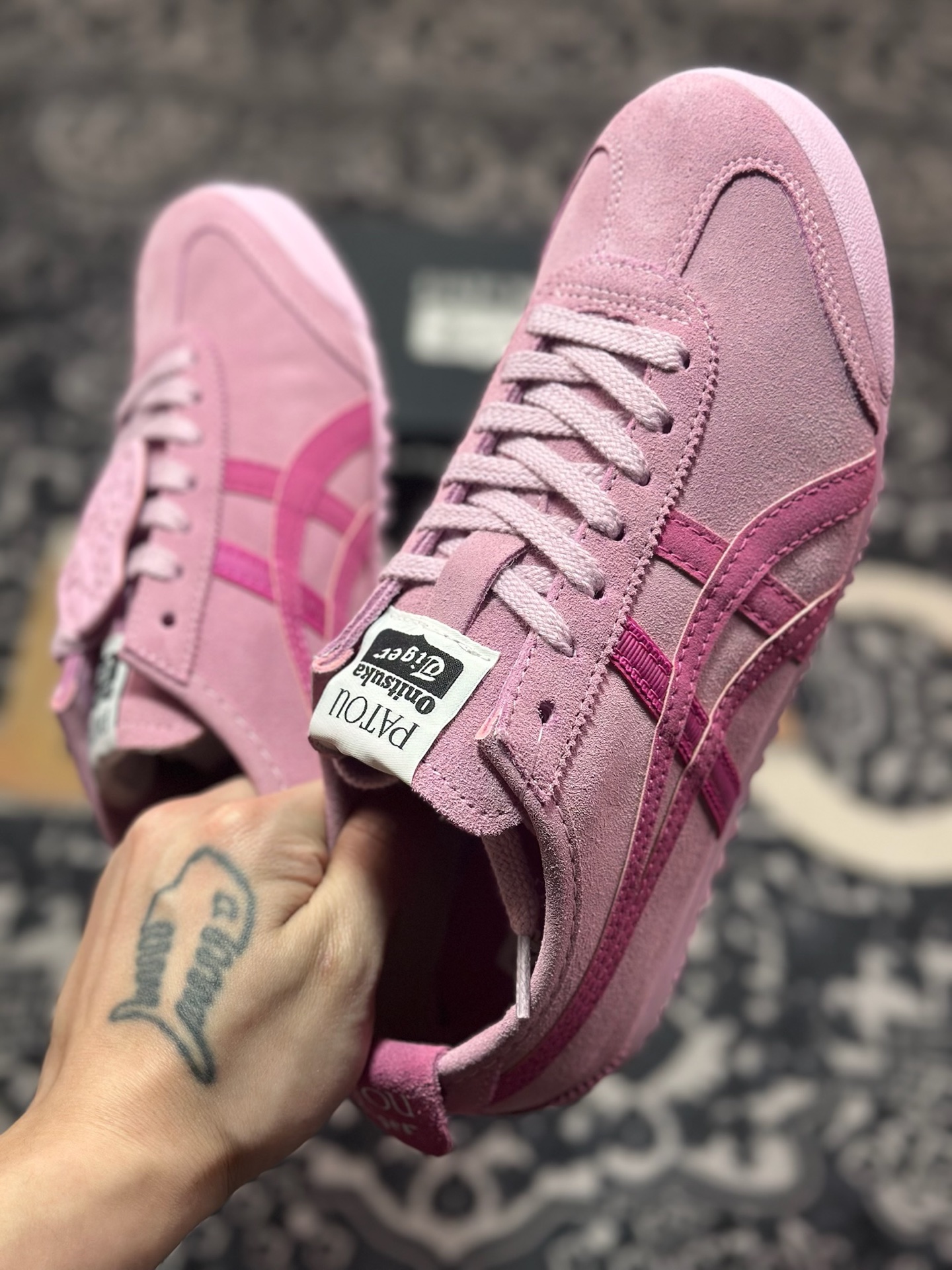 A4180   Maison Patou x Onitsuka Tiger Mexico 66经典墨西哥系列低帮慢跑鞋“联名芭比粉粉虎头” 1183C380-700