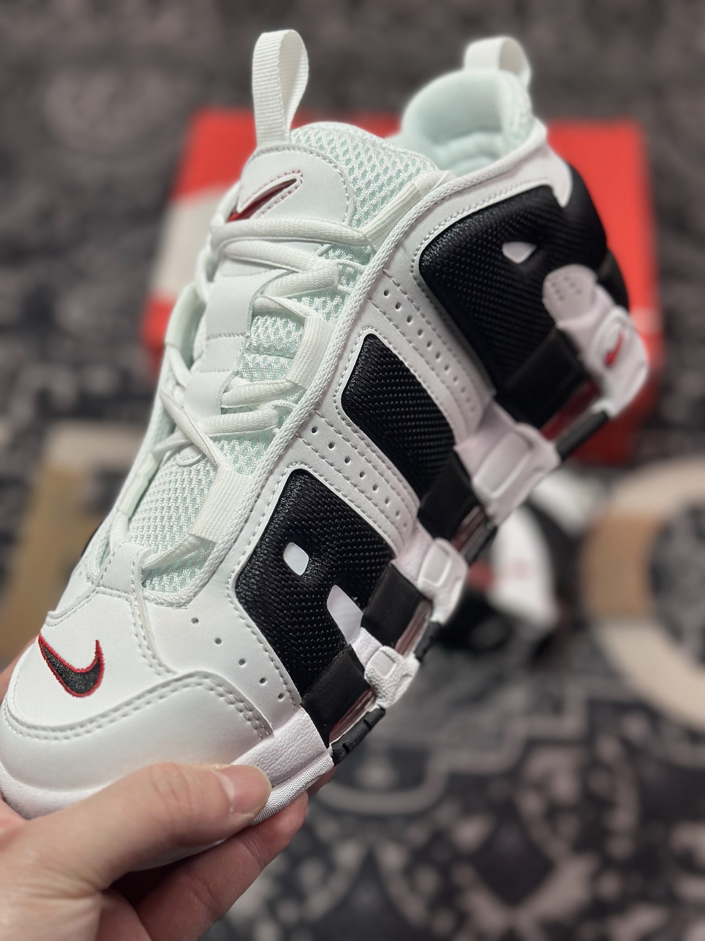 B4260  NK Air More Uptempo Low 大AIR皮蓬复古篮球鞋 FZ3055-105