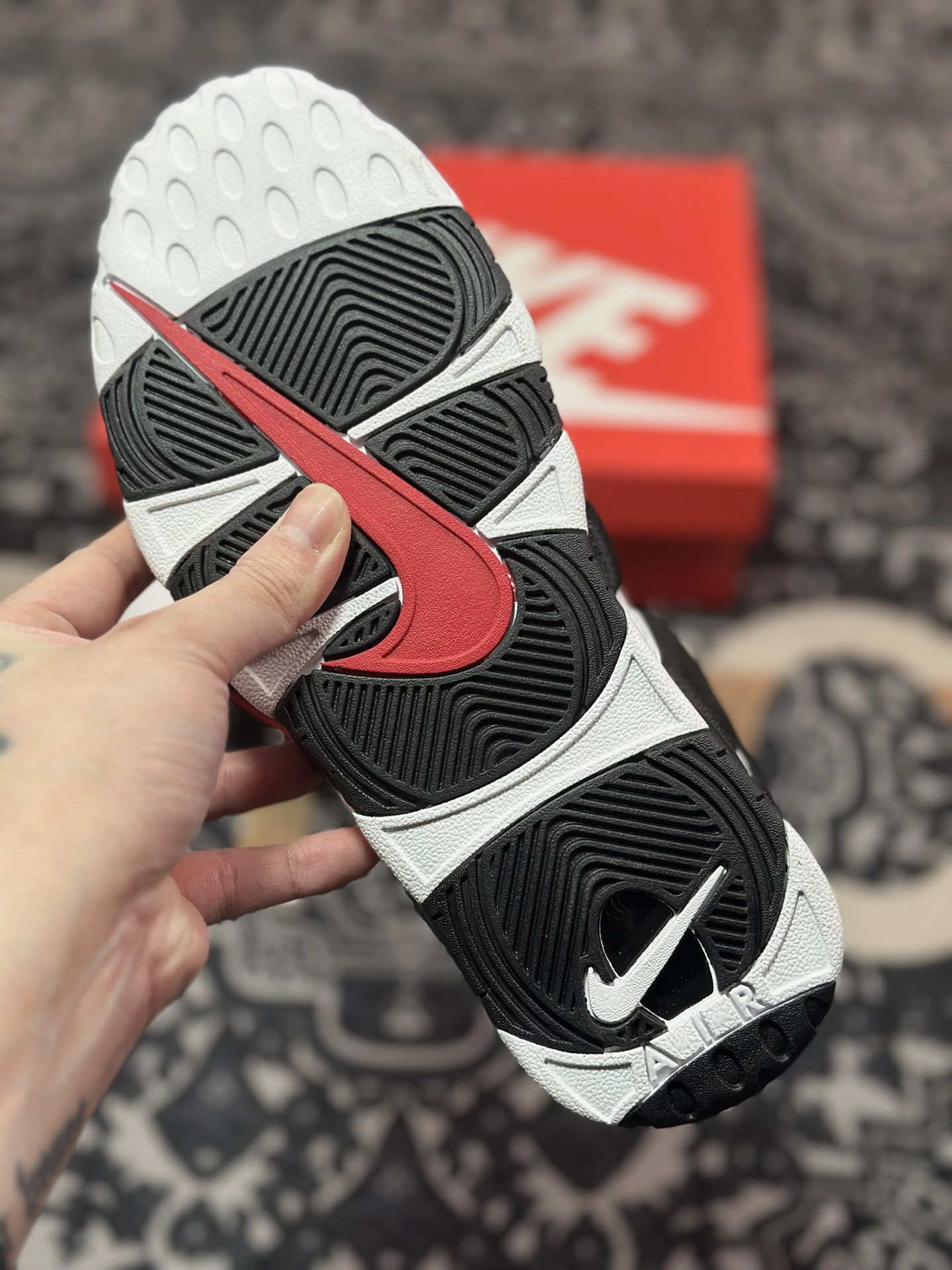 B4260  NK Air More Uptempo Low 大AIR皮蓬复古篮球鞋 FZ3055-105