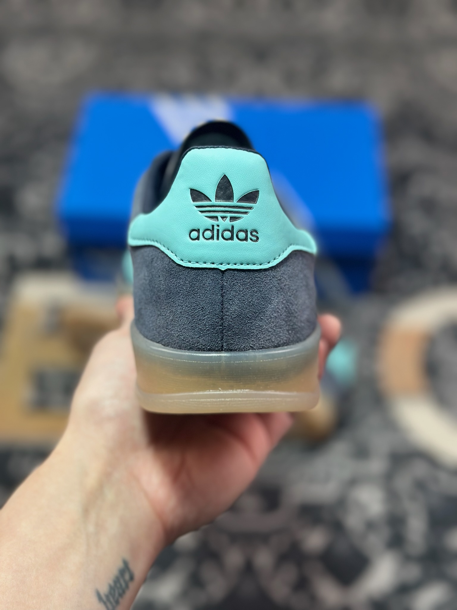 A4160  AD Originals Gazelle Indoor 蓝色 三叶草复古休闲运动板鞋   JI2587