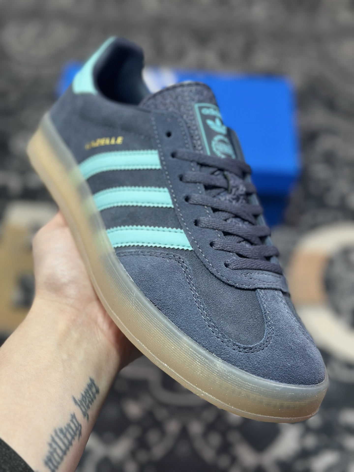 A4160  AD Originals Gazelle Indoor 蓝色 三叶草复古休闲运动板鞋   JI2587