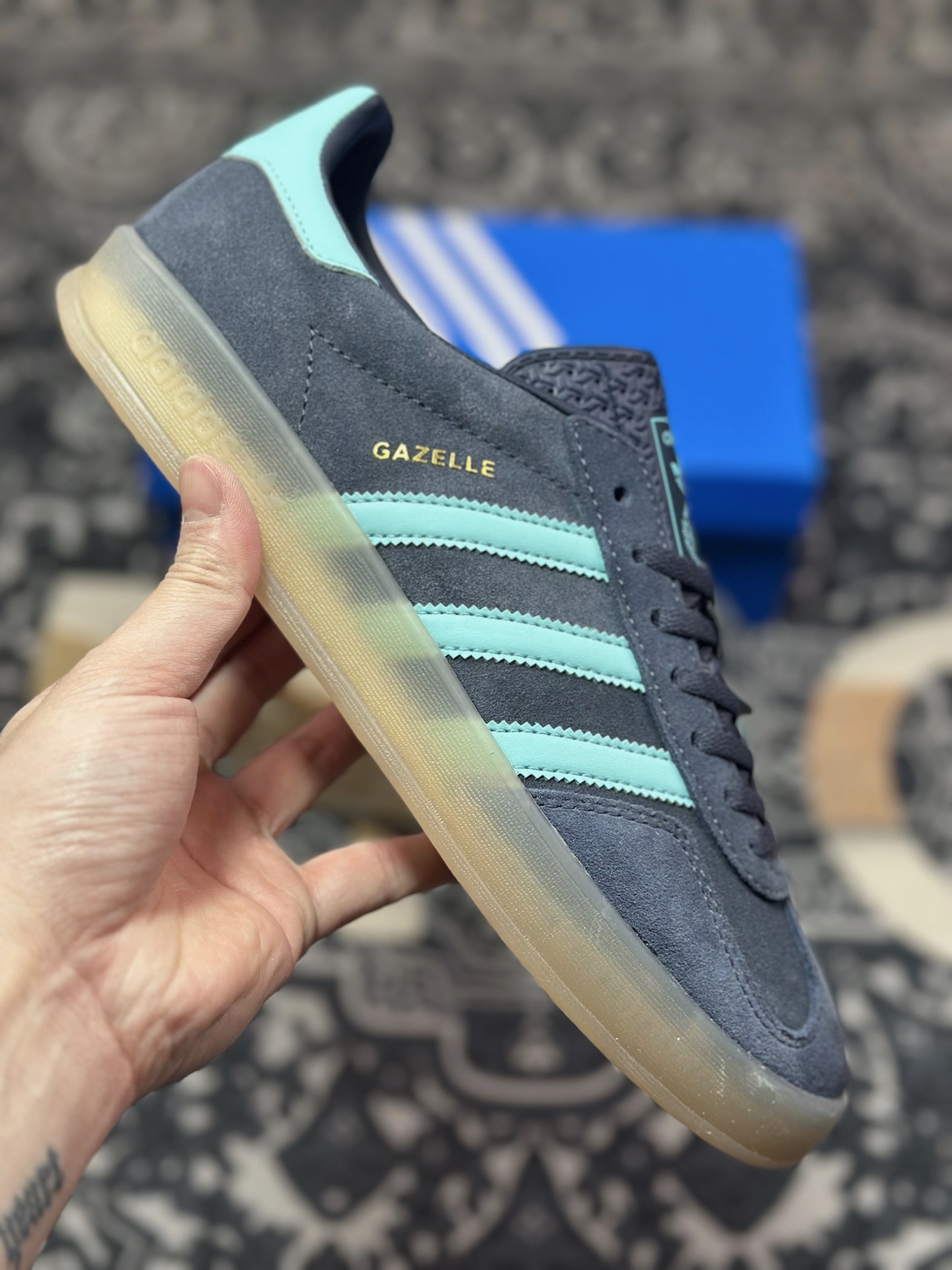 A4160  AD Originals Gazelle Indoor 蓝色 三叶草复古休闲运动板鞋   JI2587