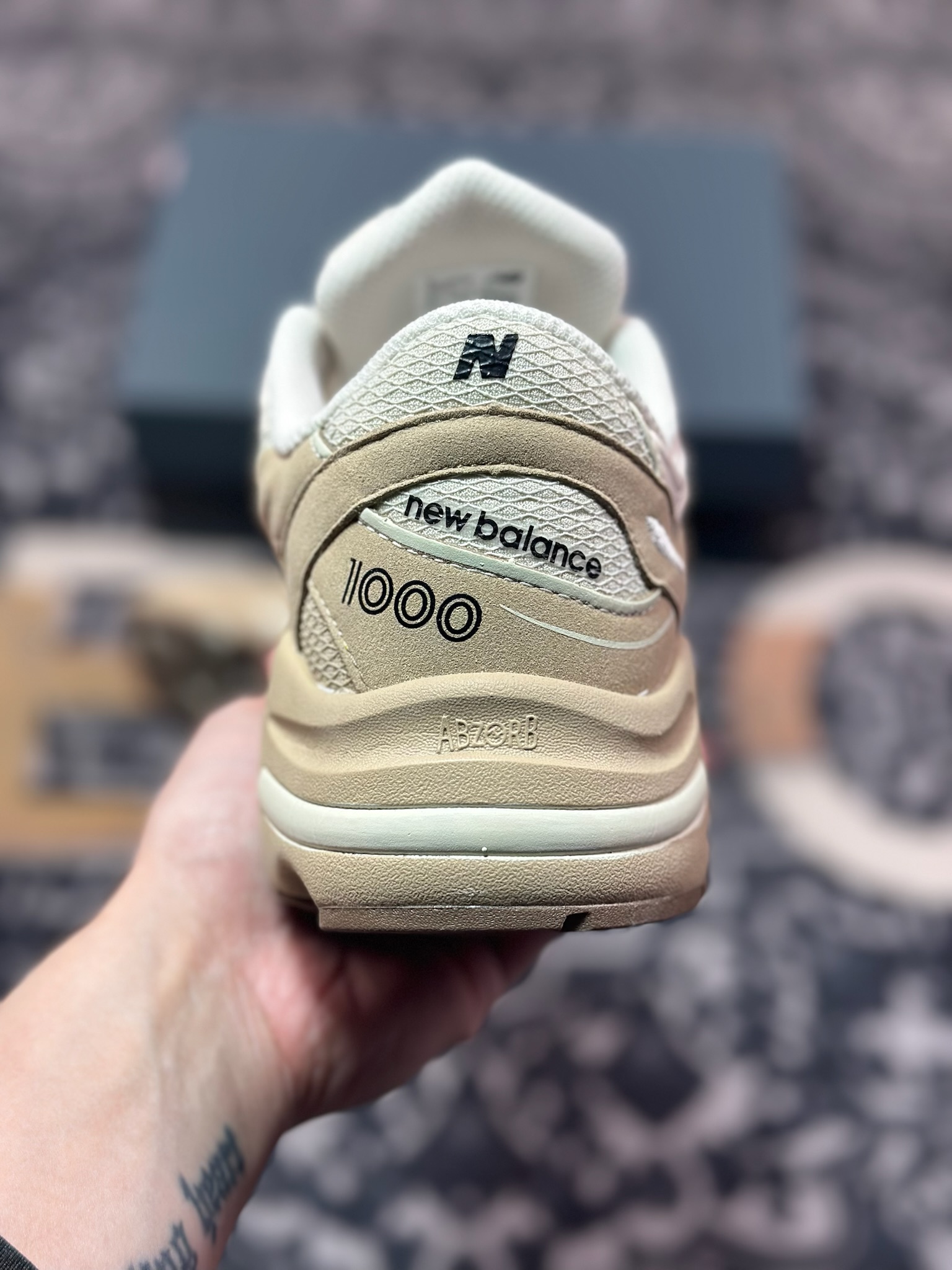 NB新百伦New Balance M1000”Moonrock Grey/Cream”系列低帮慢跑鞋“月球灰奶白” GC1000