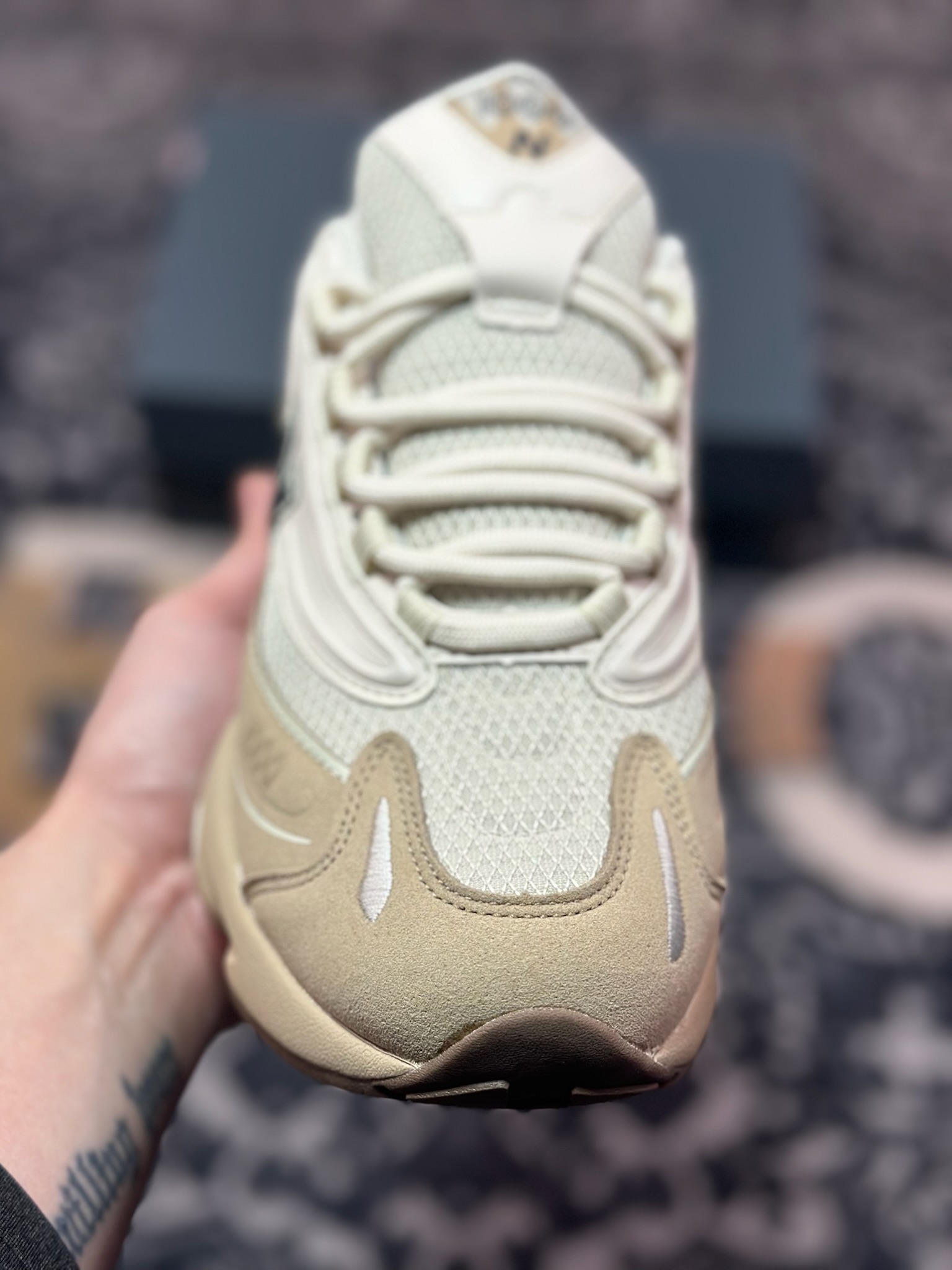 NB新百伦New Balance M1000”Moonrock Grey/Cream”系列低帮慢跑鞋“月球灰奶白” GC1000