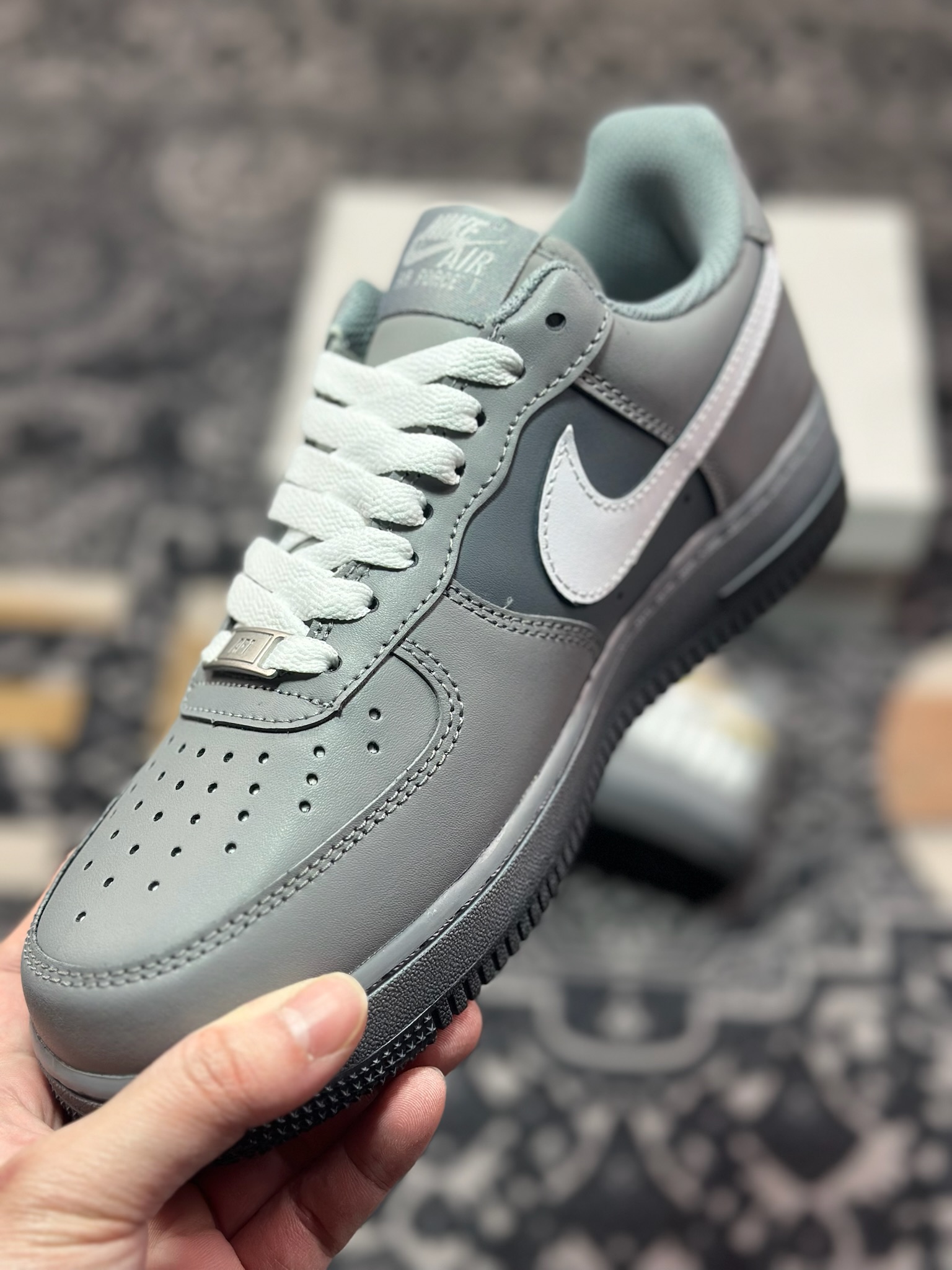 A8200  Air Force 1 Low 白灰涂鸦  CW2288-111