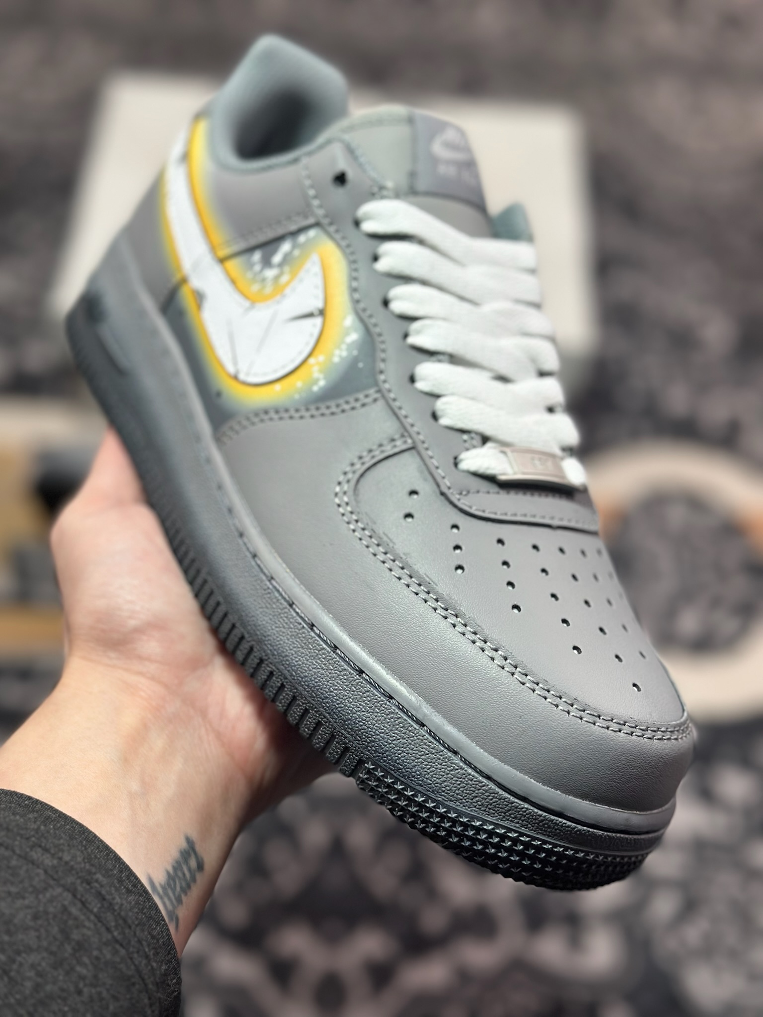 A8200  Air Force 1 Low 白灰涂鸦  CW2288-111