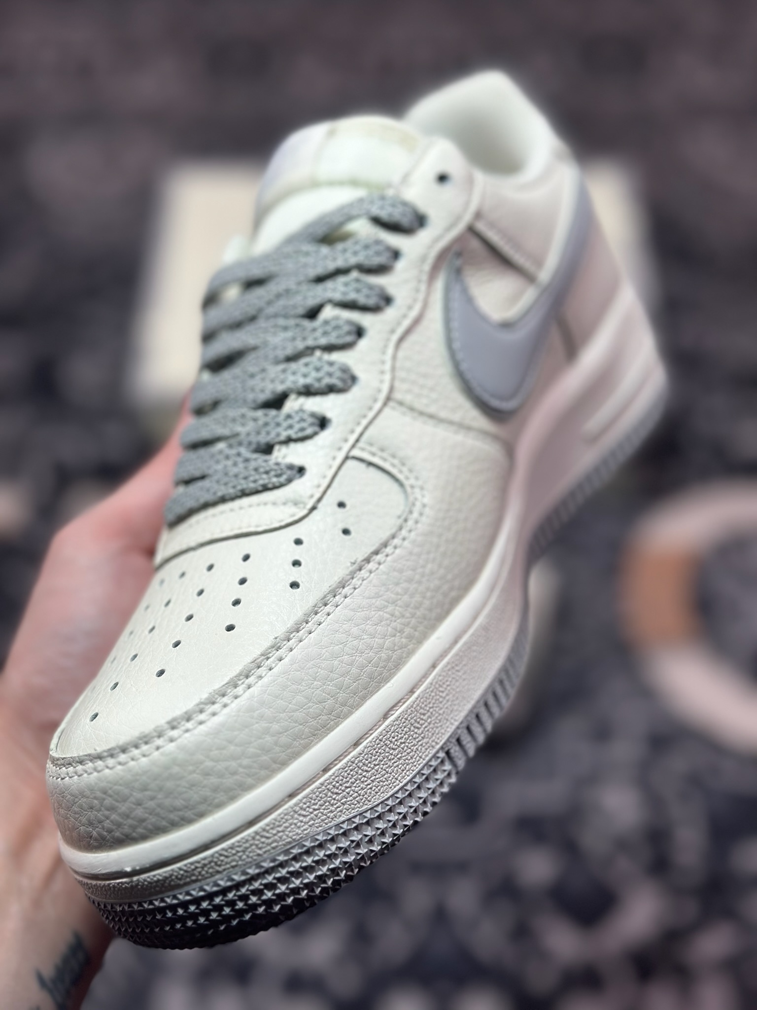 B0220  耐克Nike Air Force 1'07 Low EMB”White/gray/Flax Dream/Mini Swoosh”空军一号低帮板鞋“米白灰Flax Dream刺绣小钩” DR2024-106