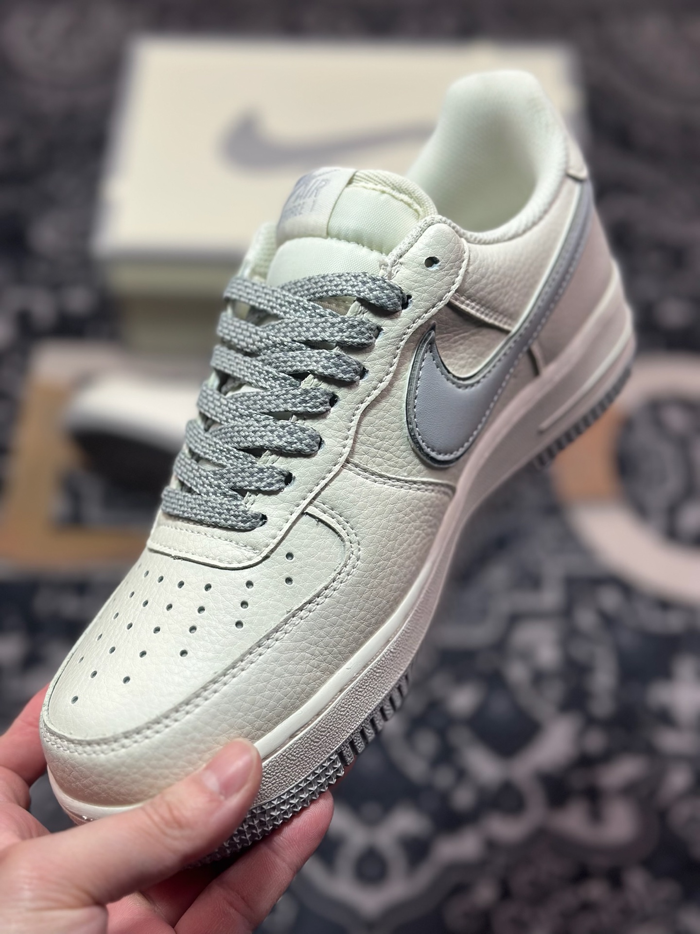 B0220  耐克Nike Air Force 1'07 Low EMB”White/gray/Flax Dream/Mini Swoosh”空军一号低帮板鞋“米白灰Flax Dream刺绣小钩” DR2024-106