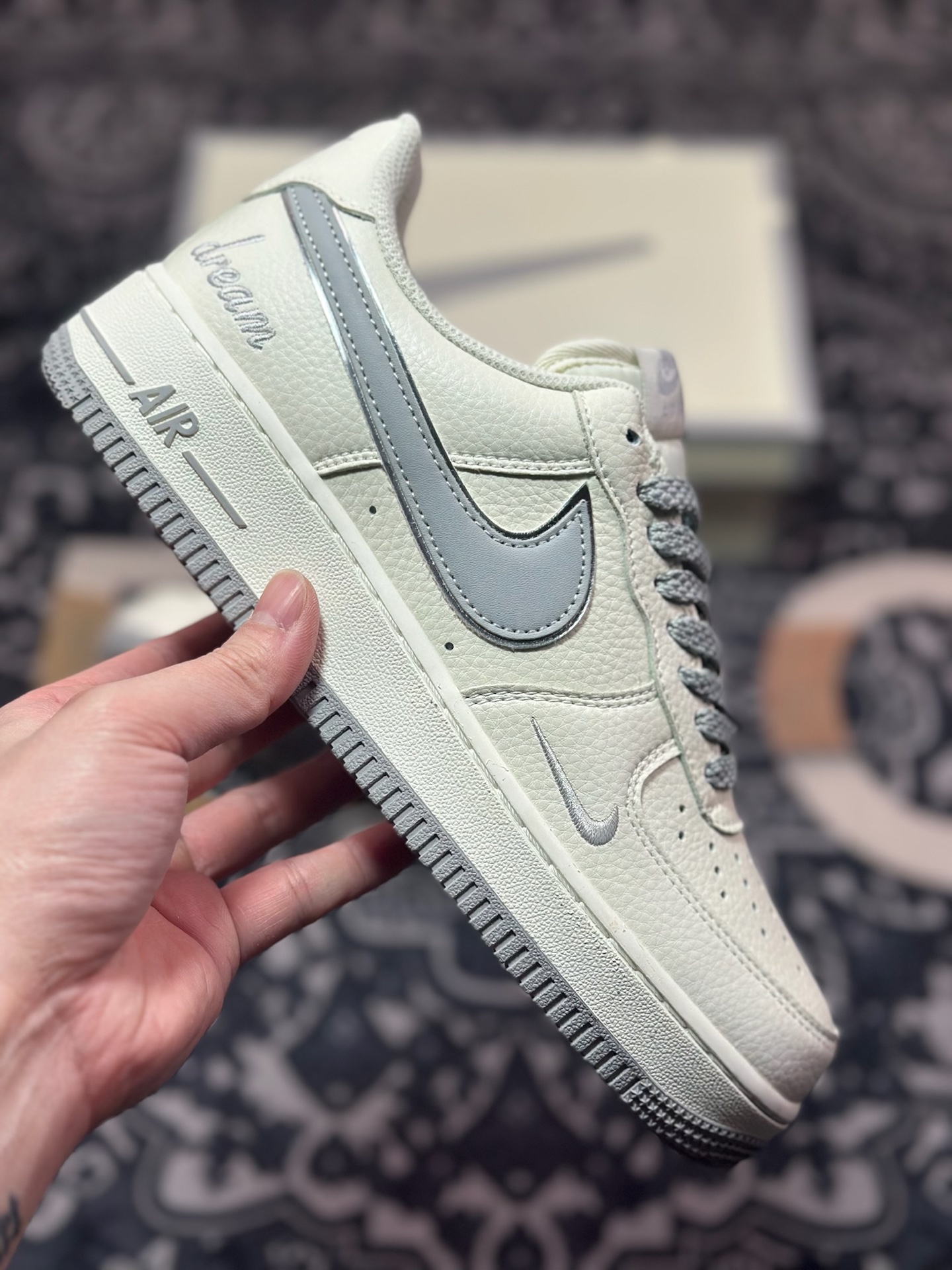 B0220  耐克Nike Air Force 1'07 Low EMB”White/gray/Flax Dream/Mini Swoosh”空军一号低帮板鞋“米白灰Flax Dream刺绣小钩” DR2024-106