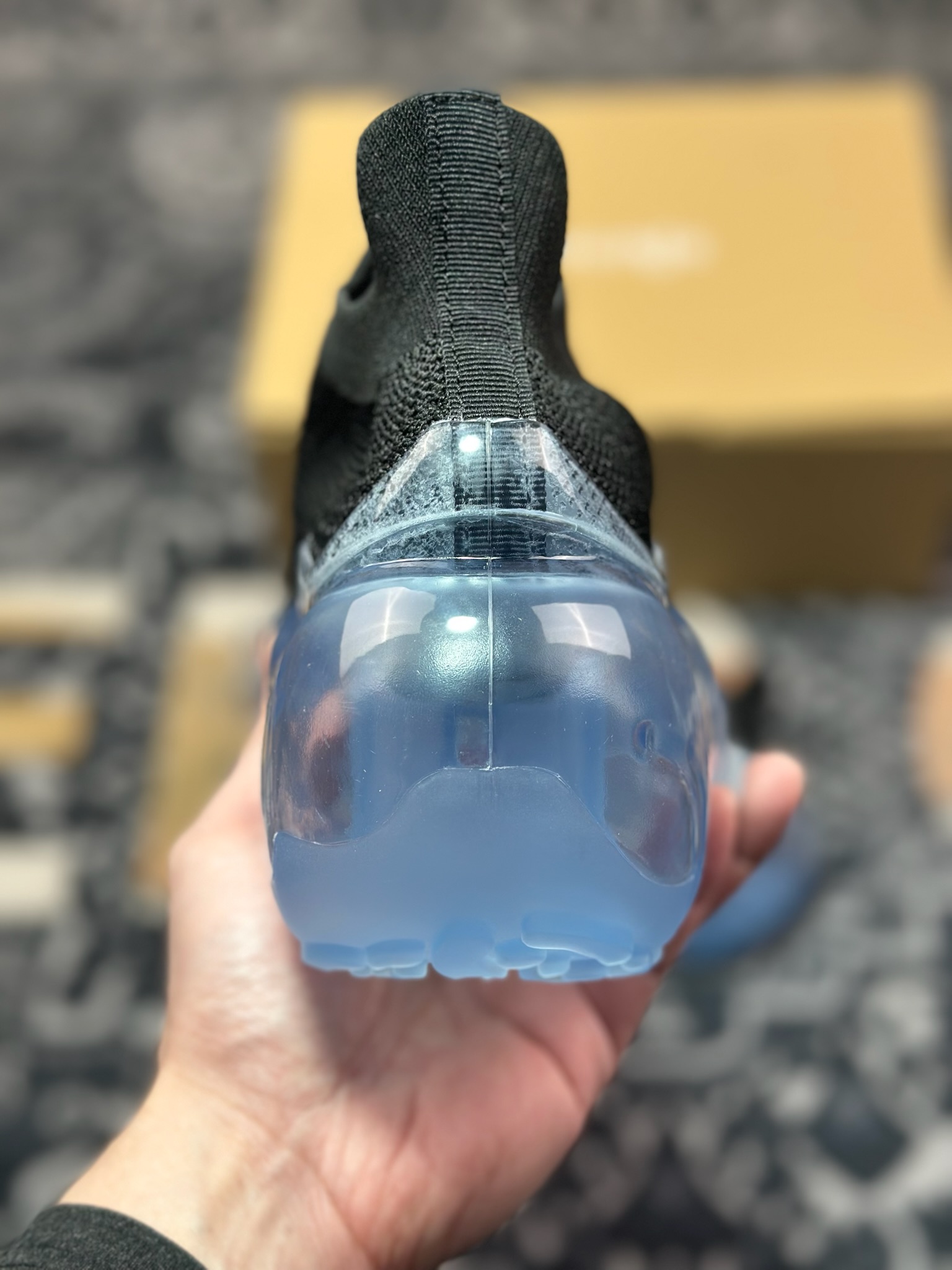 B5280   Grounds Moopie Low Sneakers 系列低帮气泡时装增高厚底泡泡鞋“针织黑冰块底” MPTP44-A1KT99