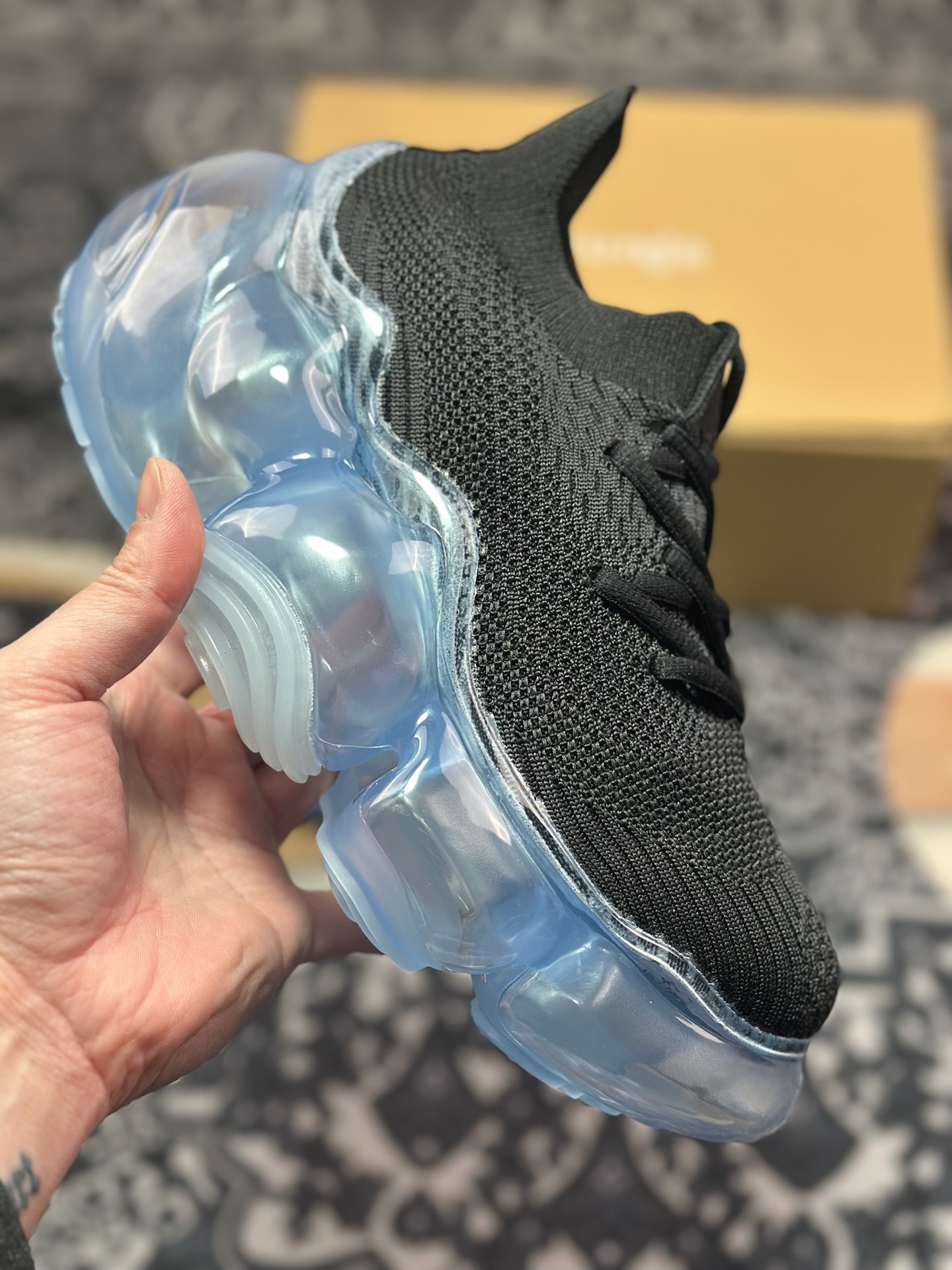 B5280   Grounds Moopie Low Sneakers 系列低帮气泡时装增高厚底泡泡鞋“针织黑冰块底” MPTP44-A1KT99