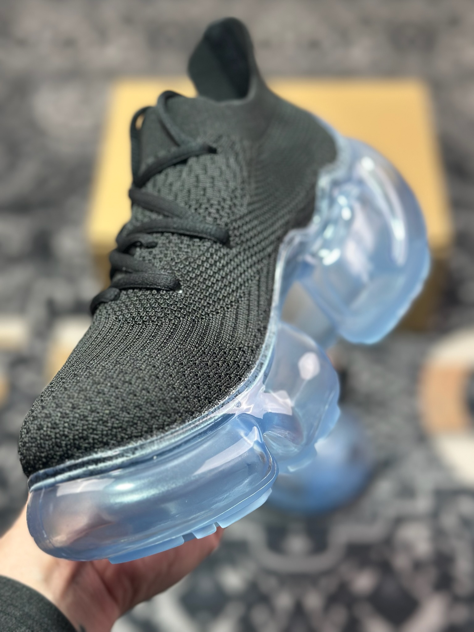 B5280   Grounds Moopie Low Sneakers 系列低帮气泡时装增高厚底泡泡鞋“针织黑冰块底” MPTP44-A1KT99