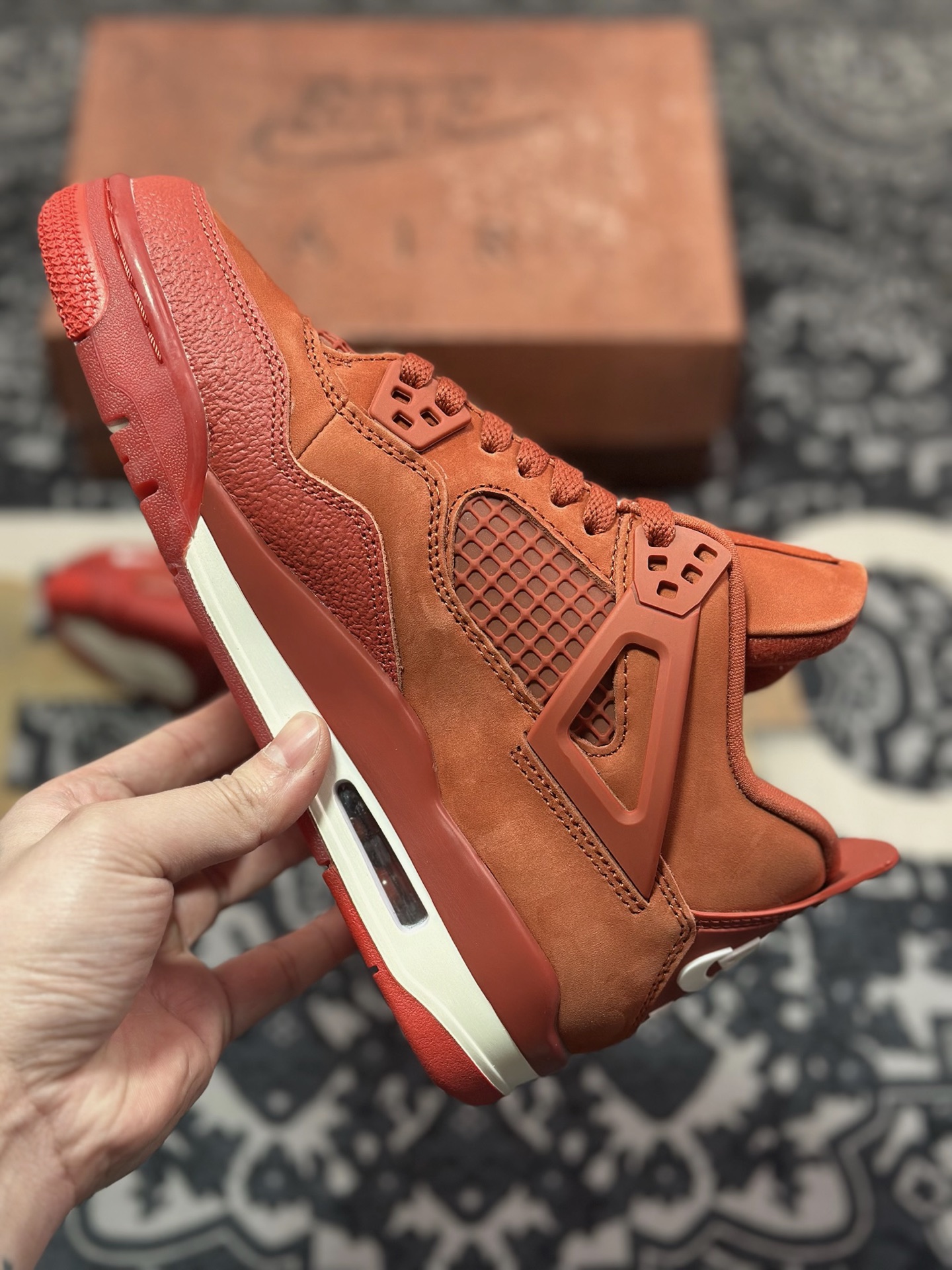 C6420  AJ4纽约红砖 Nigel Sylvester x Jordan Air Jordan 4 OG ”Brick by Brick”BIKE 乔4砖红耐磨 低帮 复古篮球鞋 HF4340-800
