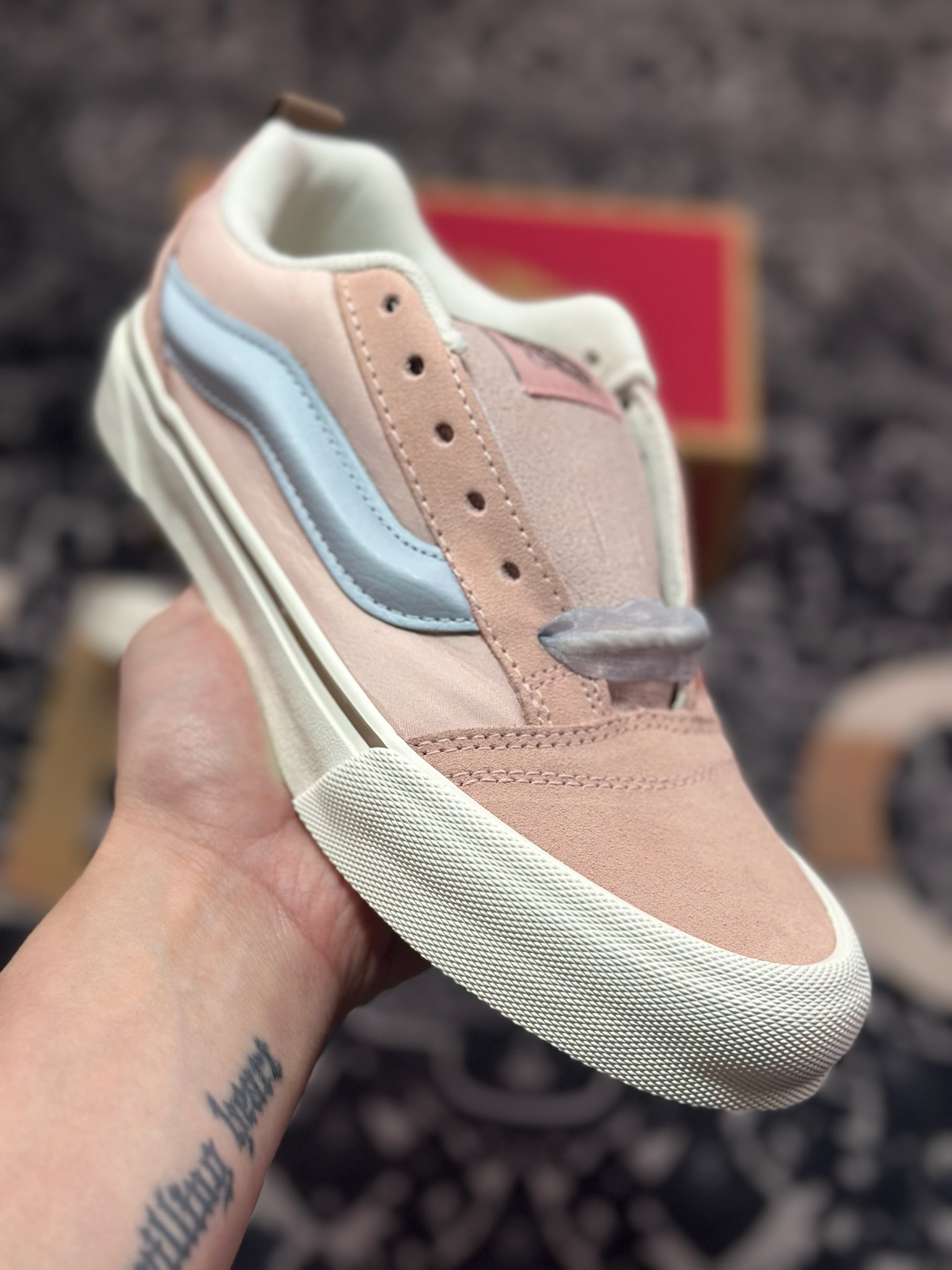 A2140   Vans Knu Skool 丝绸粉紫 范斯官方 复古休闲低帮面包鞋  肥胖版立体大Logo 男女同款  VN000D75F94