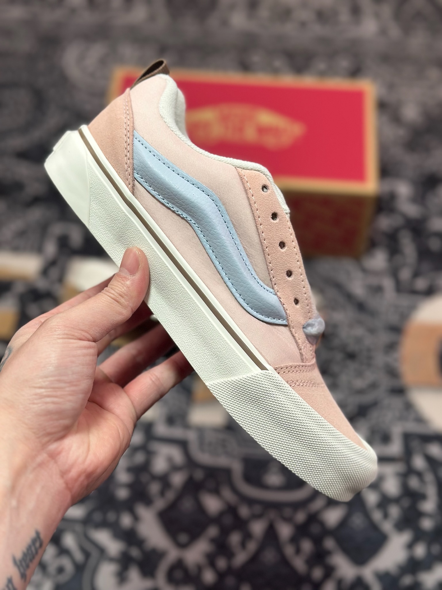 A2140   Vans Knu Skool 丝绸粉紫 范斯官方 复古休闲低帮面包鞋  肥胖版立体大Logo 男女同款  VN000D75F94