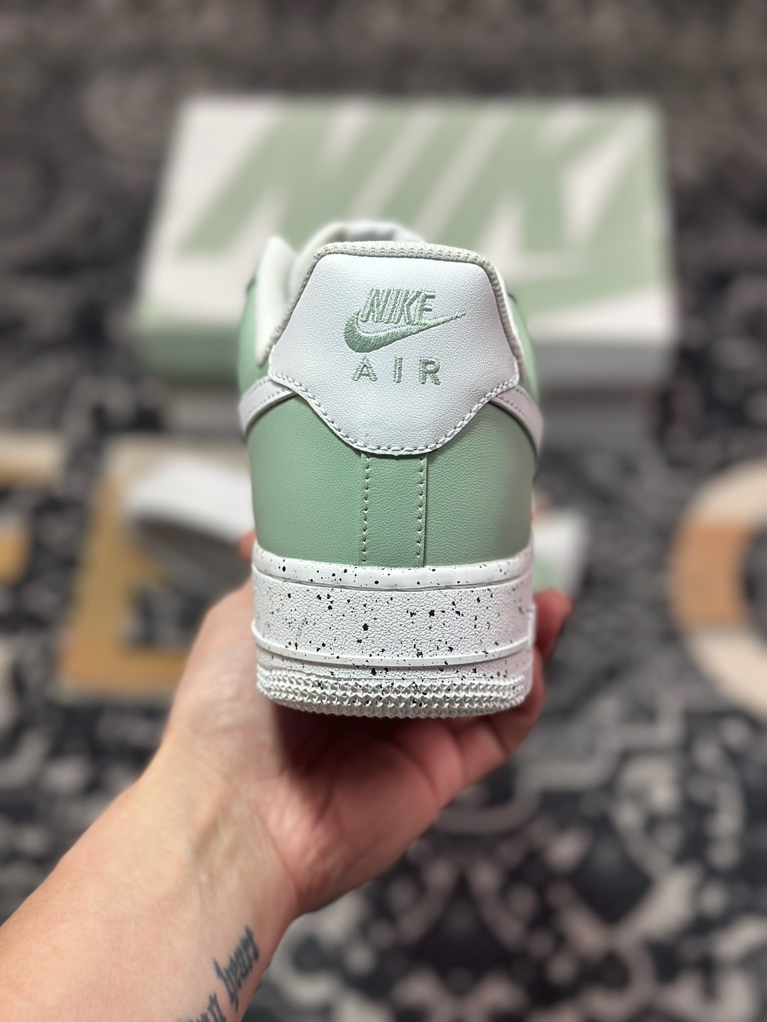 B2240   Air Force 1 '07 Low 米绿喷底  MM6023-336