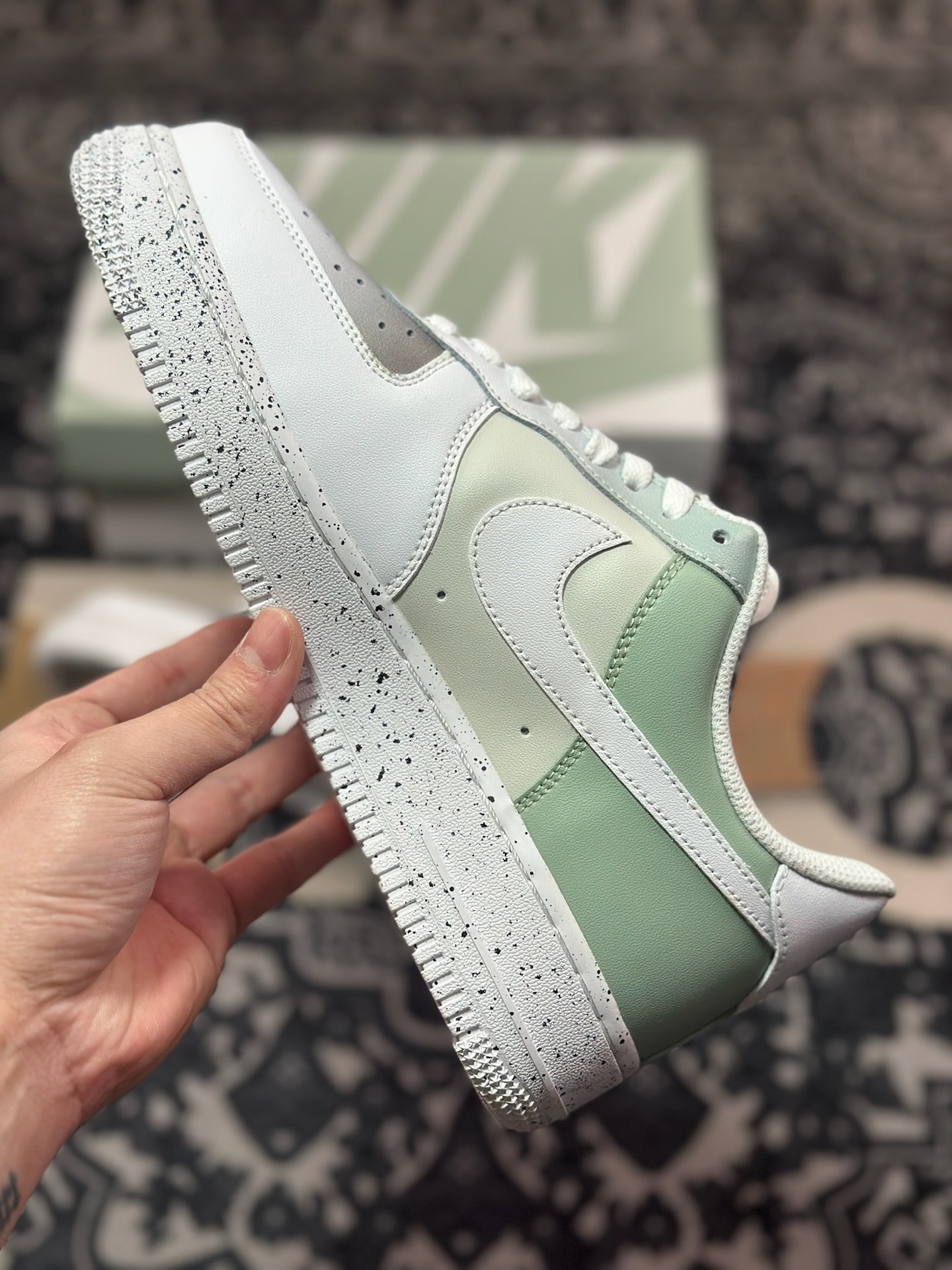 B2240   Air Force 1 '07 Low 米绿喷底  MM6023-336