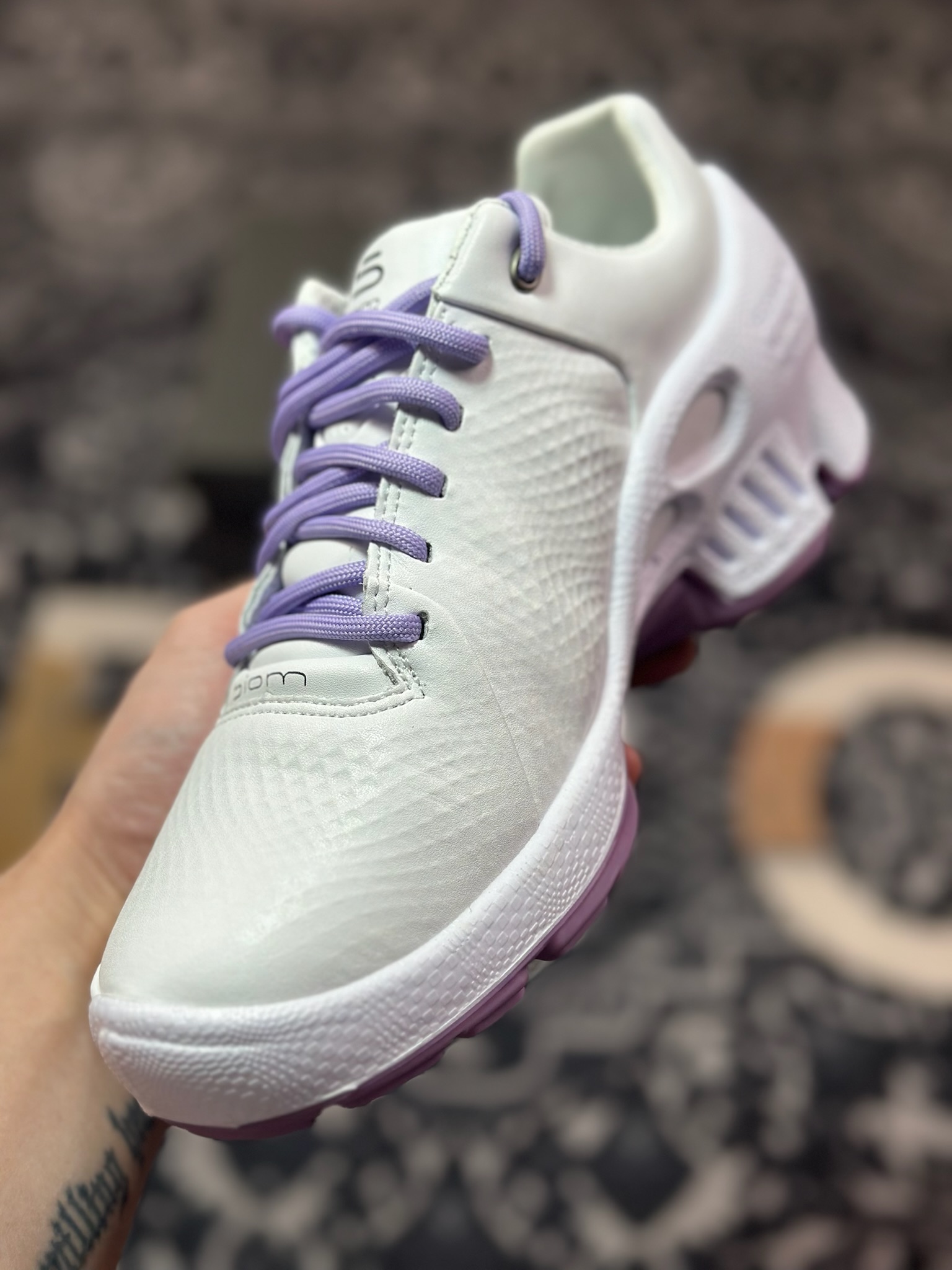 爱步ECCO Men's Sports Running Biom C Leather 健步C系列低帮运动鞋“皮革白紫”800333 61094