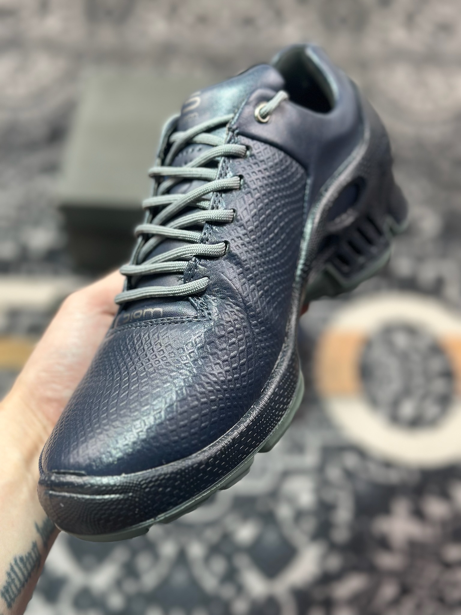 B7300  ECCO爱步Men's Sports Running Biom C Leather 健步C系列低帮运动鞋“皮革暗蓝石绿” 800334 61095