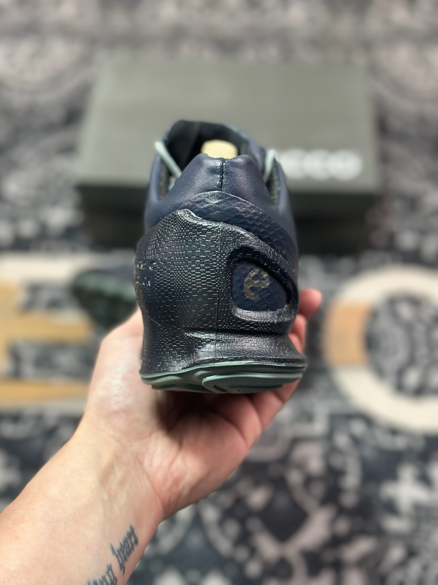 B7300  ECCO爱步Men's Sports Running Biom C Leather 健步C系列低帮运动鞋“皮革暗蓝石绿” 800334 61095