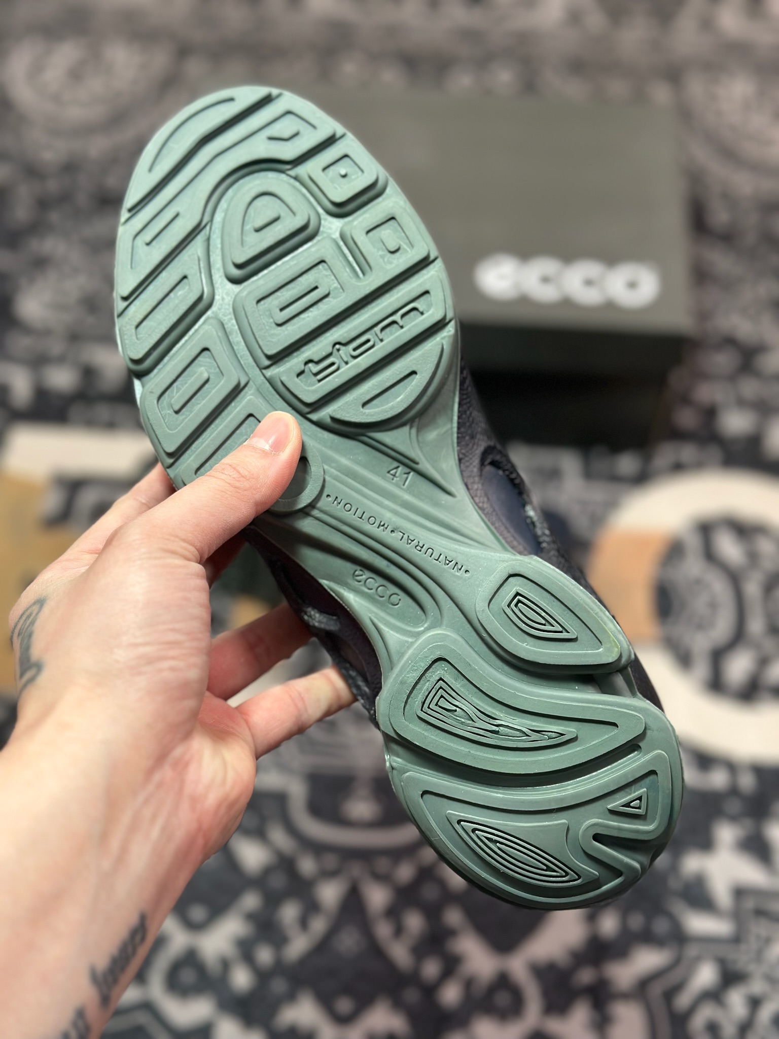 B7300  ECCO爱步Men's Sports Running Biom C Leather 健步C系列低帮运动鞋“皮革暗蓝石绿” 800334 61095