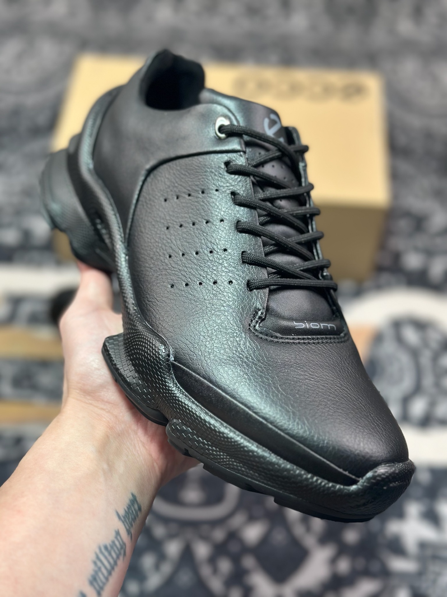 B7300  ECCO爱步Men's Sports Running Biom C Leather 健步C系列低帮百搭休闲运动鞋“皮革全黑” 800464 51052