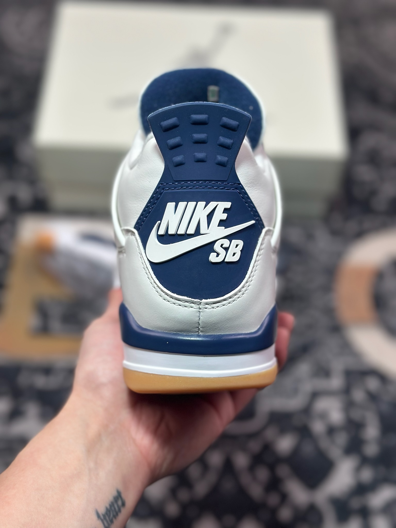 优选 高端零售专供 NK SB x Air Jordan 4 ”Navy” 联名款 白蓝 DR5415-100