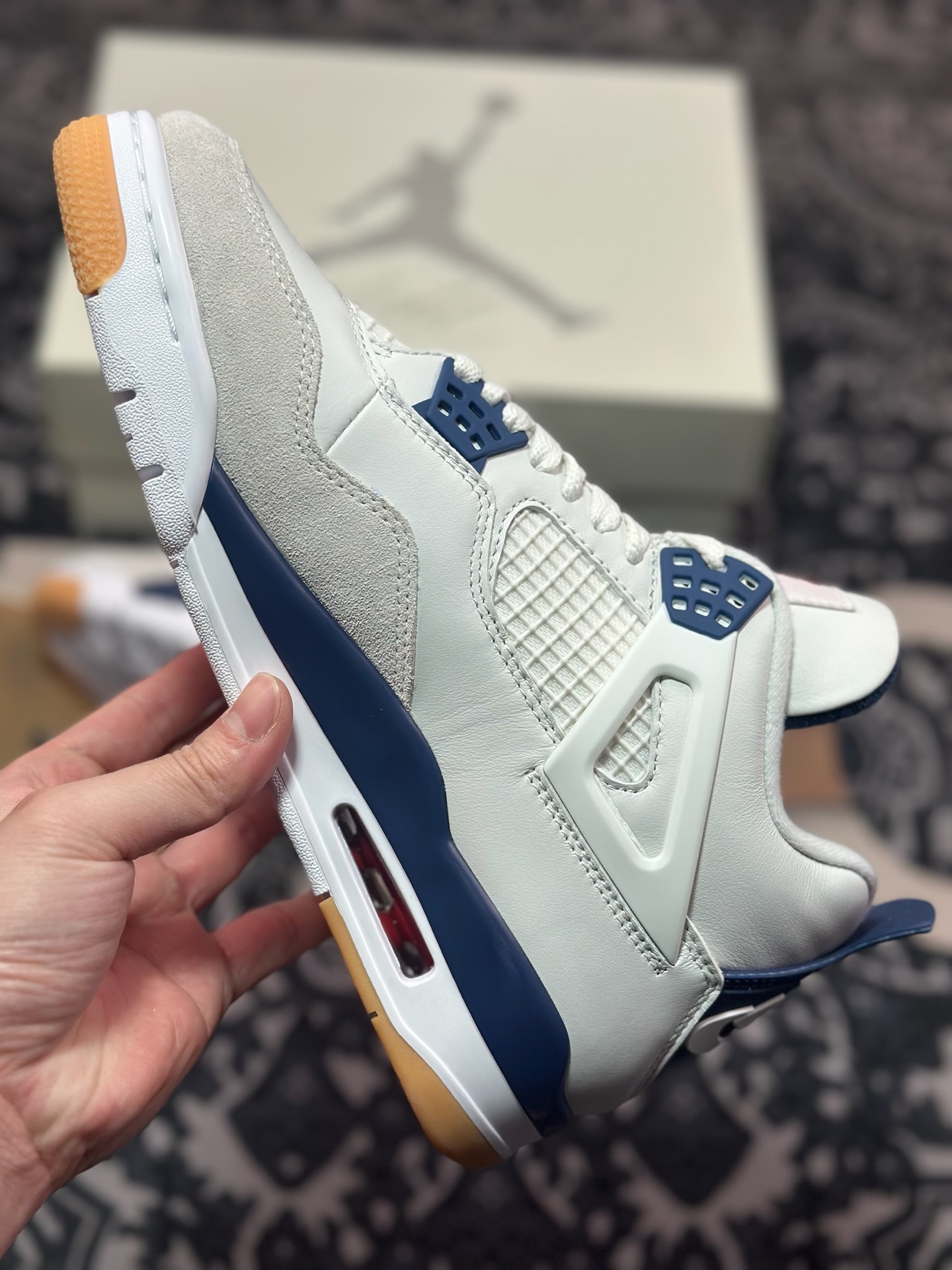 优选 高端零售专供 NK SB x Air Jordan 4 ”Navy” 联名款 白蓝 DR5415-100