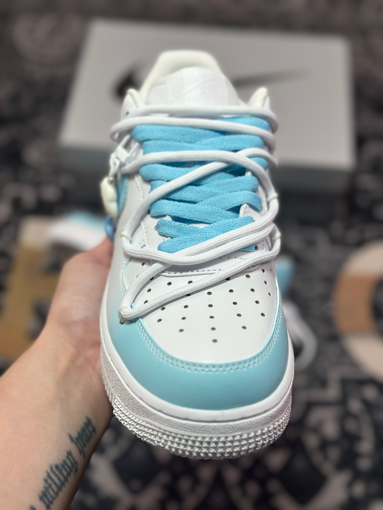 B4260  Nike Air Force 1 Low 07 白蓝涂鸦绑带  GQ2288-801