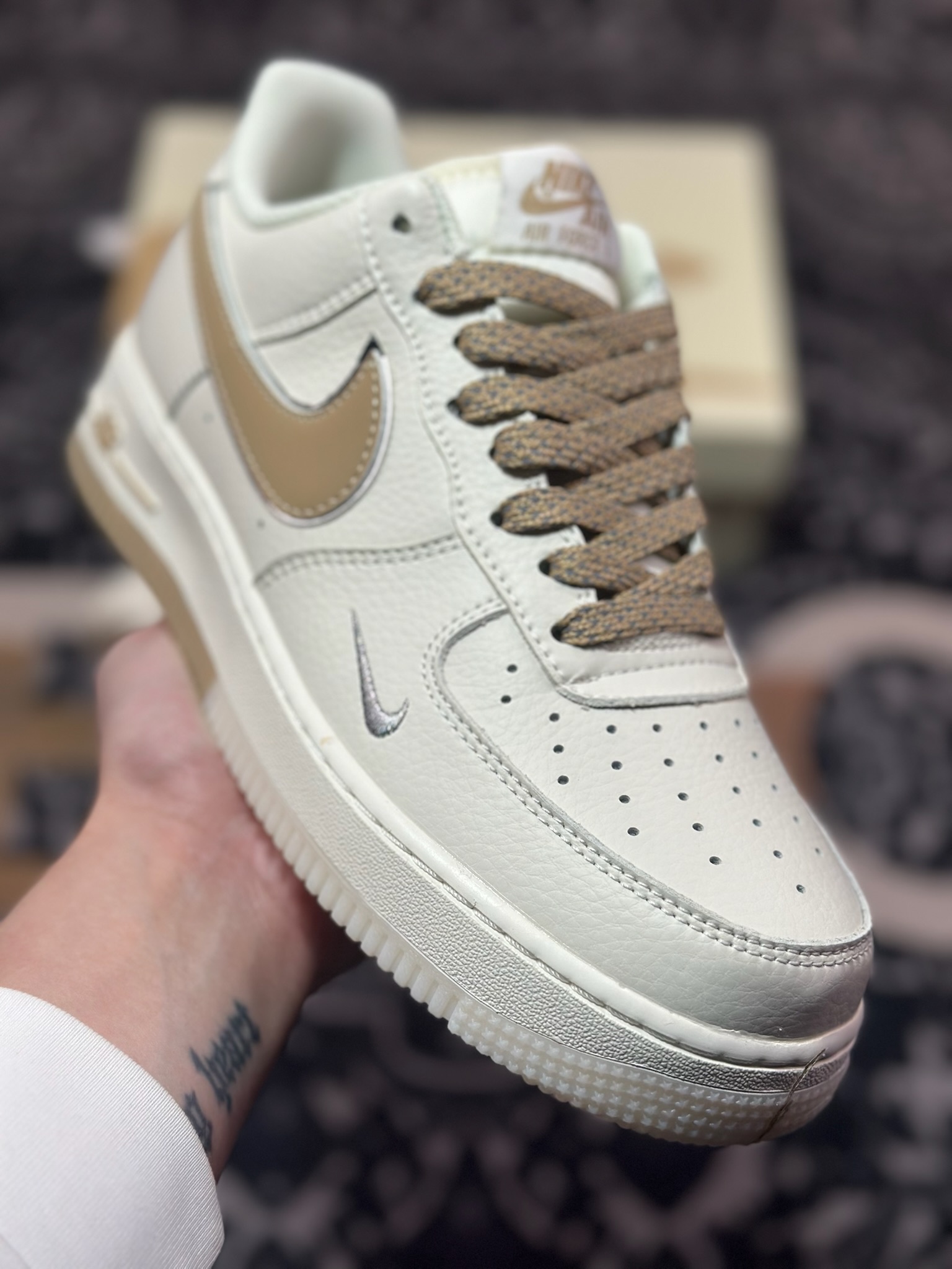 B0220   Nk Air Force 1'07 Low 米金双色底 满天星 空军一号低帮休闲板鞋  JJ0253-007