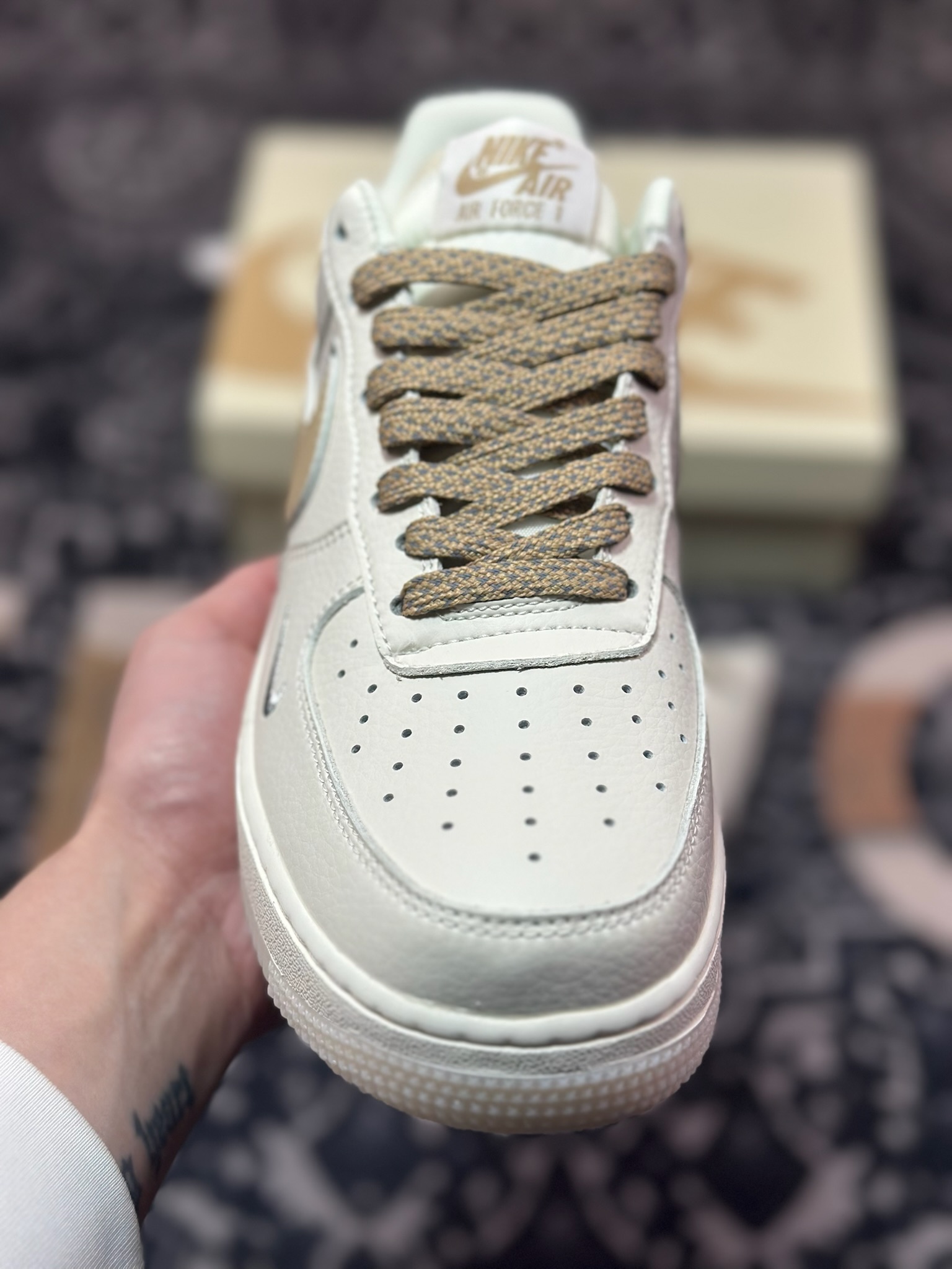 B0220   Nk Air Force 1'07 Low 米金双色底 满天星 空军一号低帮休闲板鞋  JJ0253-007