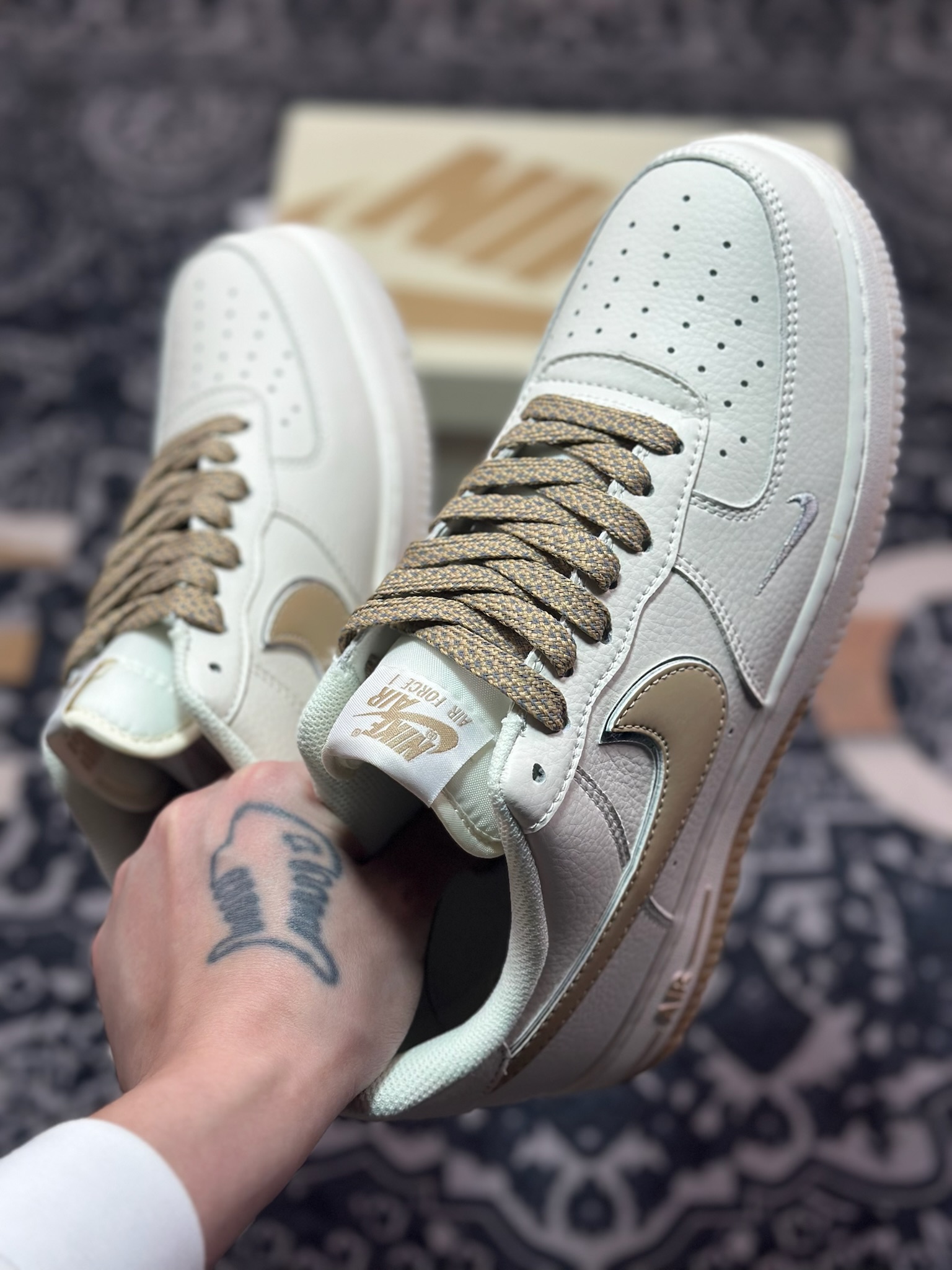 B0220   Nk Air Force 1'07 Low 米金双色底 满天星 空军一号低帮休闲板鞋  JJ0253-007