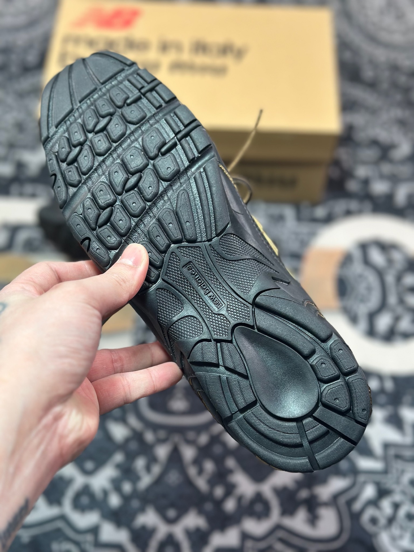 A7200  缪缪Miu Miu x NB新百伦New Balance 530 SL Leather Sneakers系列低帮慢跑鞋“联名黑木棕做旧刮刮乐” 5E165E_3F33_F0009_F_D005