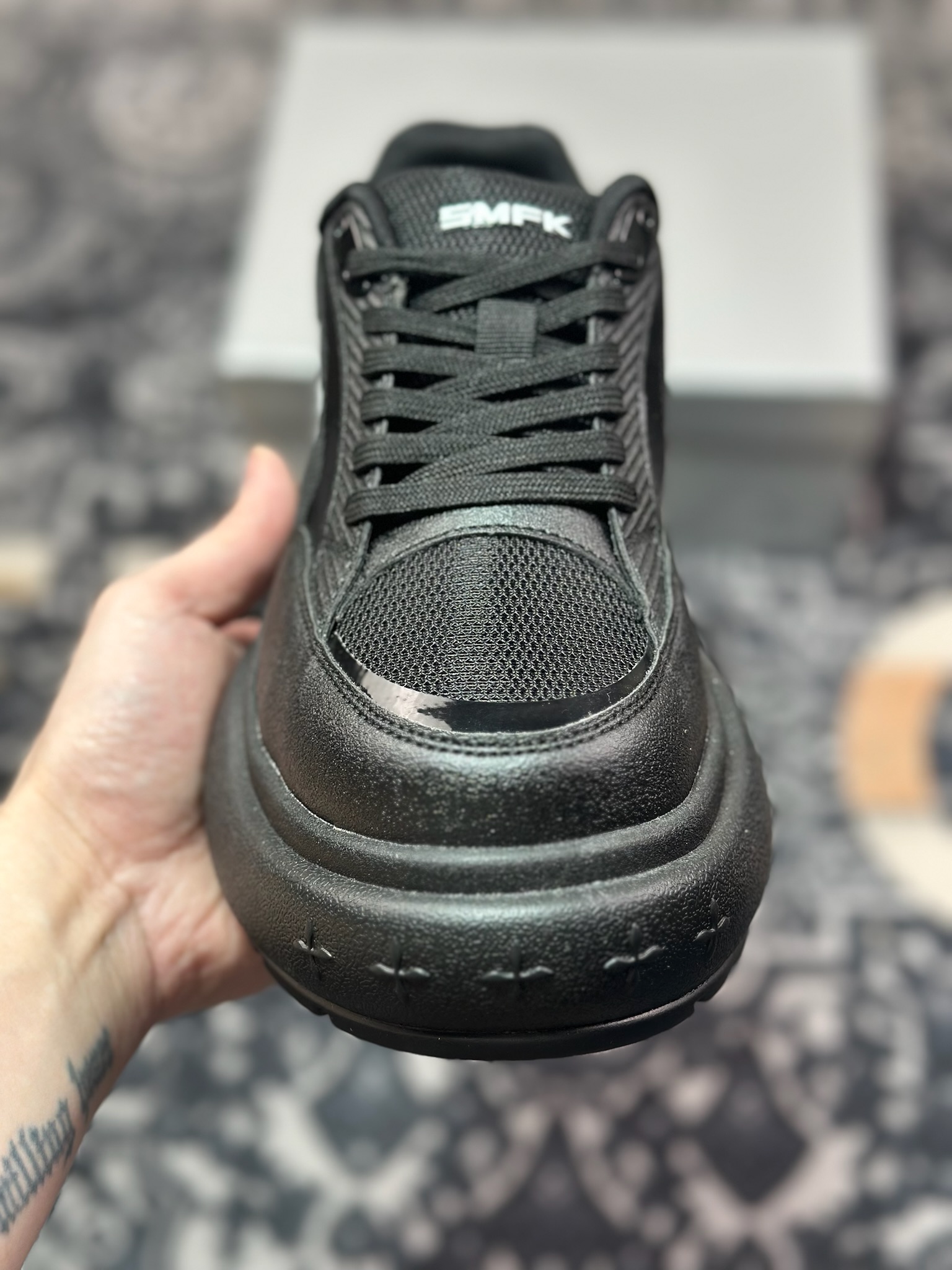 C1340  SMFK Future Ripple 未来涟漪系列低帮复古阔型厚底慢跑鞋“网面荒野黑白十字花” SN002B