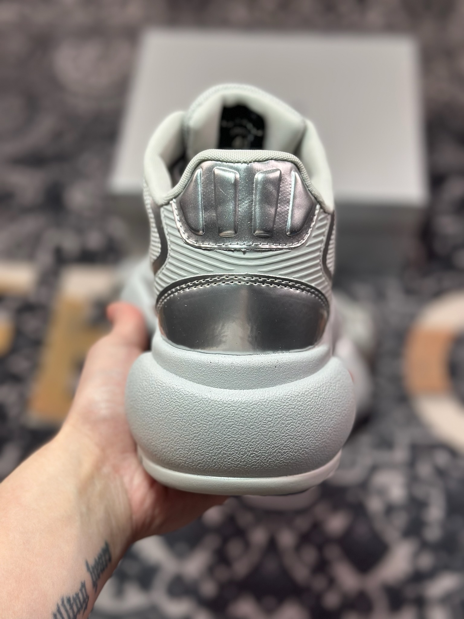 C1340  SMFK Future Ripple 未来涟漪系列低帮复古阔型厚底慢跑鞋“网面尘埃灰银十字花” SN002LG