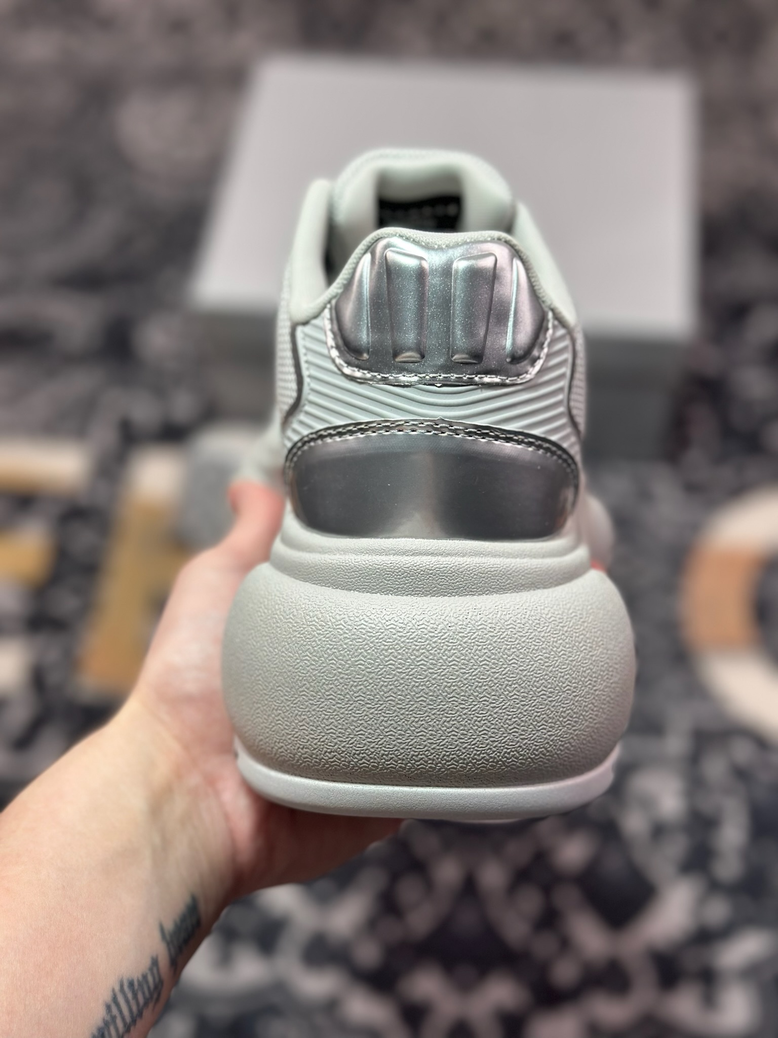 C1340 SMFK Future Ripple 未来涟漪系列低帮复古阔型慢跑鞋“网面灰银十字花” SN00LG