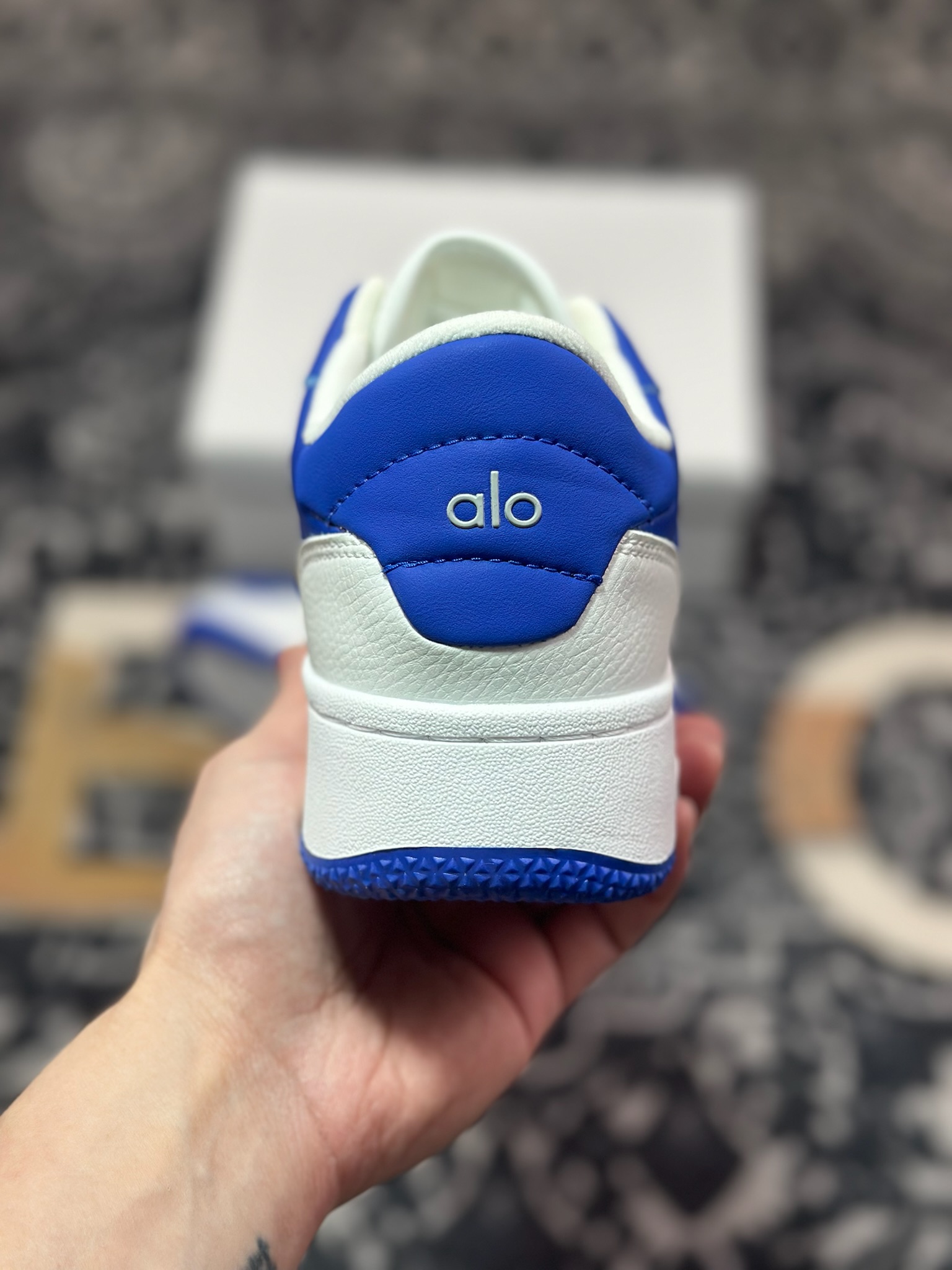 B2240  Alo Yoga Recovery Mode Sneaker  Low 恢复模式系列低帮滑板板鞋“皮革皇家蓝白” A0685U_057930