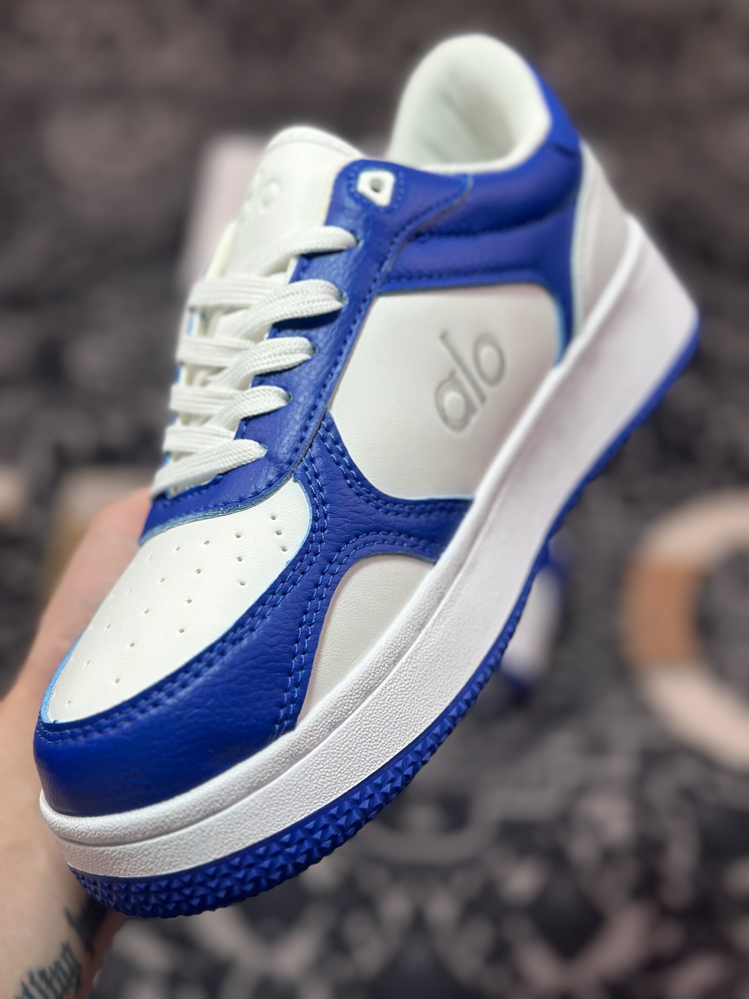 B2240  Alo Yoga Recovery Mode Sneaker  Low 恢复模式系列低帮滑板板鞋“皮革皇家蓝白” A0685U_057930