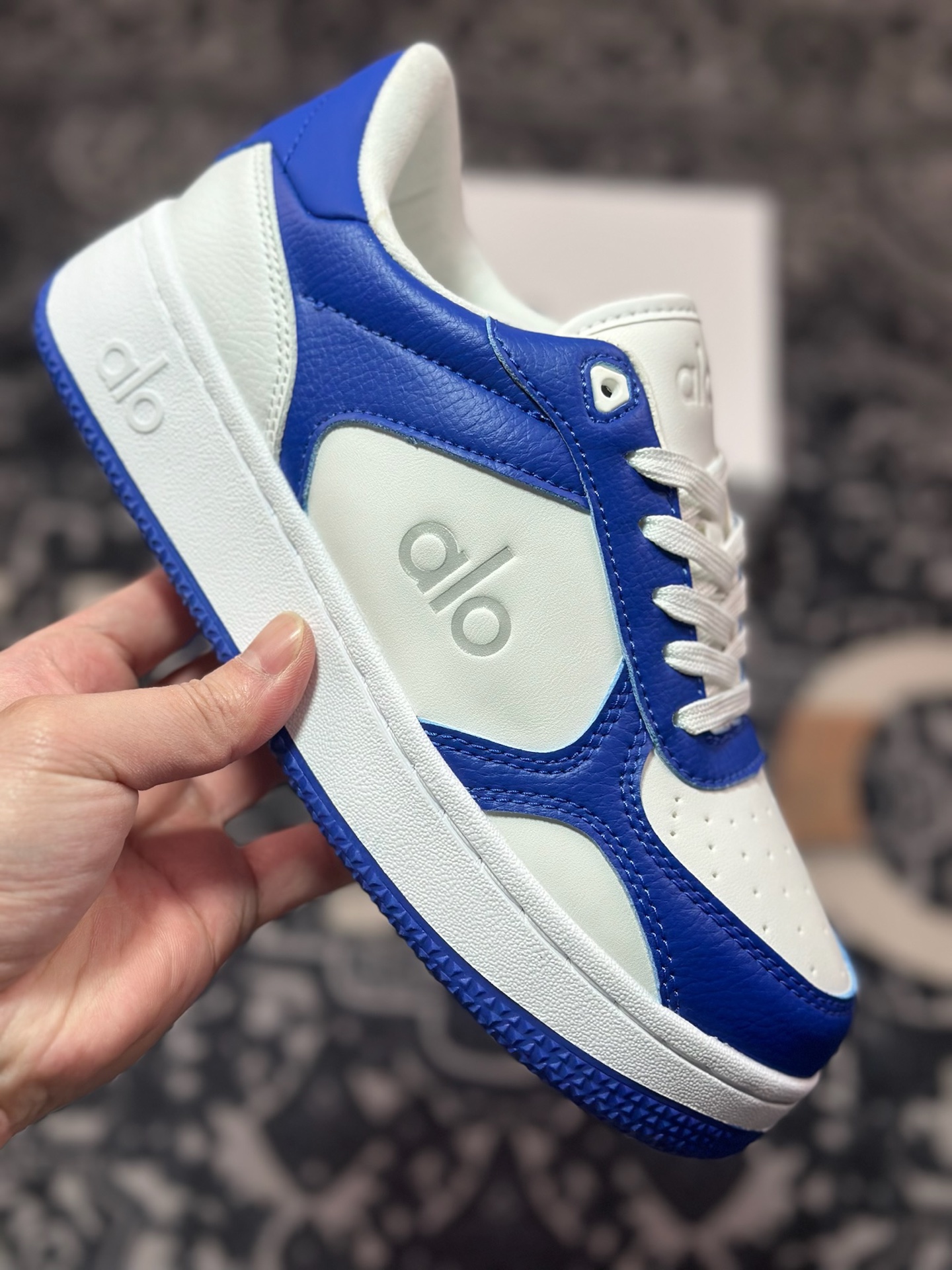 B2240  Alo Yoga Recovery Mode Sneaker  Low 恢复模式系列低帮滑板板鞋“皮革皇家蓝白” A0685U_057930