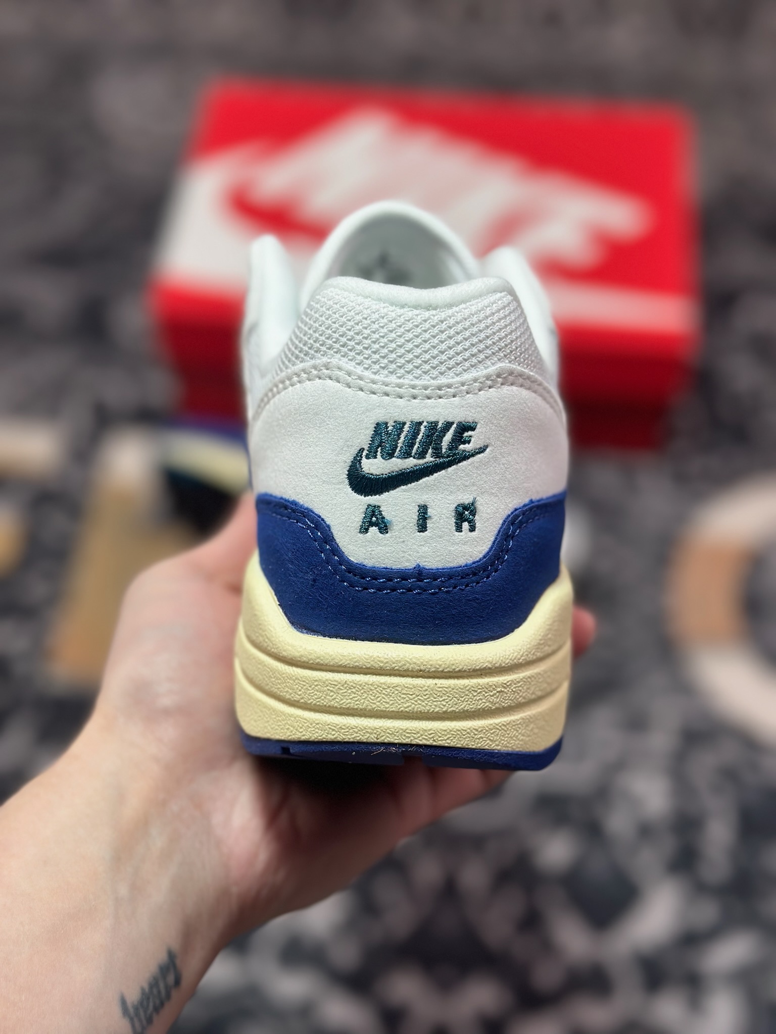 A6180  Nike Air Max 1 白宝蓝 复古休闲跑步鞋  FQ8048-133