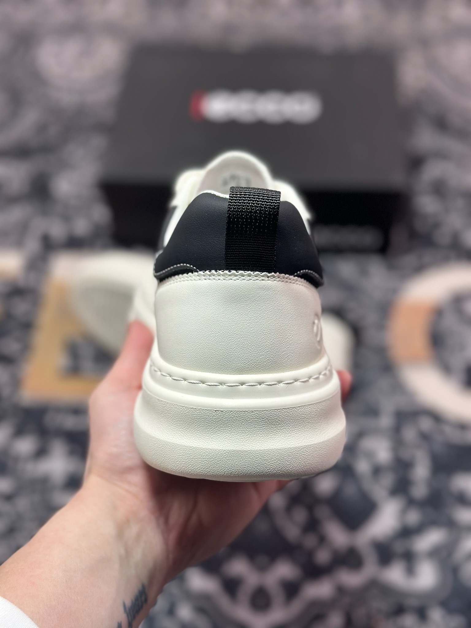 B5280  ECCO爱步男款休闲鞋 25年新品舒适耐磨平底板鞋