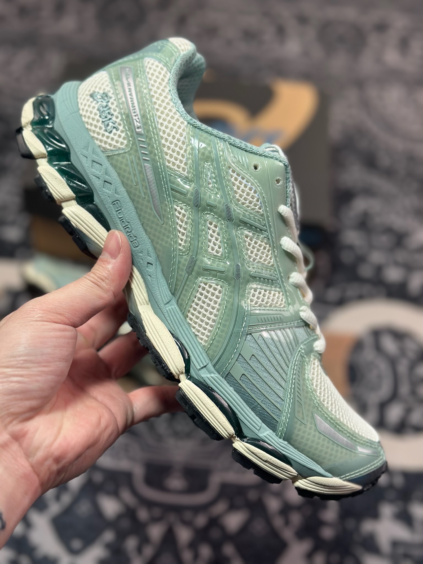 A9220  kith x Asics Gel-Kayano 12.1 亚瑟士联名百搭休闲运动慢跑鞋   1203A675-100