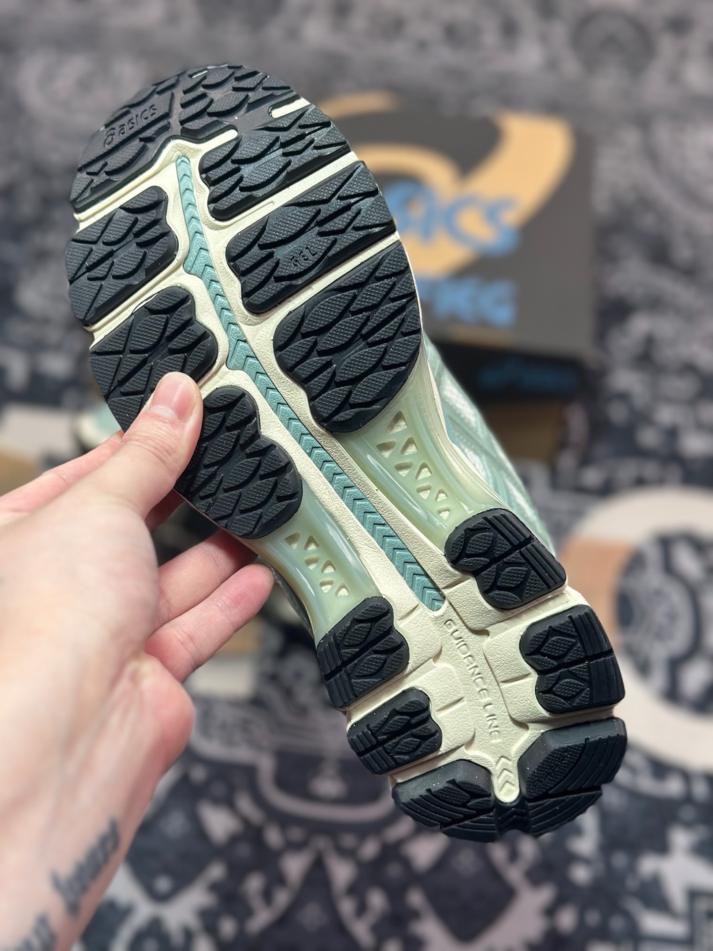 A9220  kith x Asics Gel-Kayano 12.1 亚瑟士联名百搭休闲运动慢跑鞋   1203A675-100