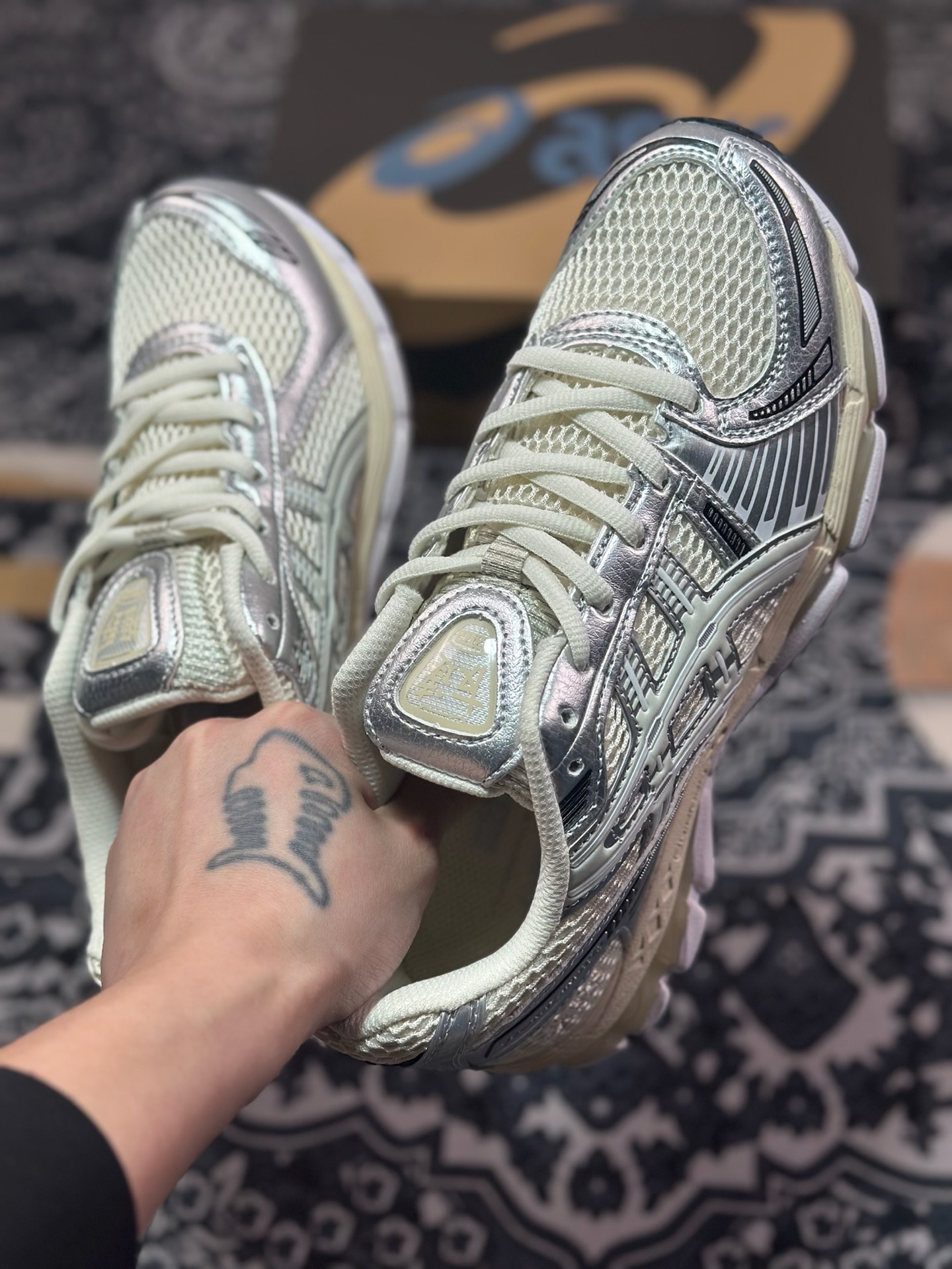 A9220  kith x Asics Gel-Kayano 12.1 亚瑟士联名百搭休闲运动慢跑鞋   1203A555-100