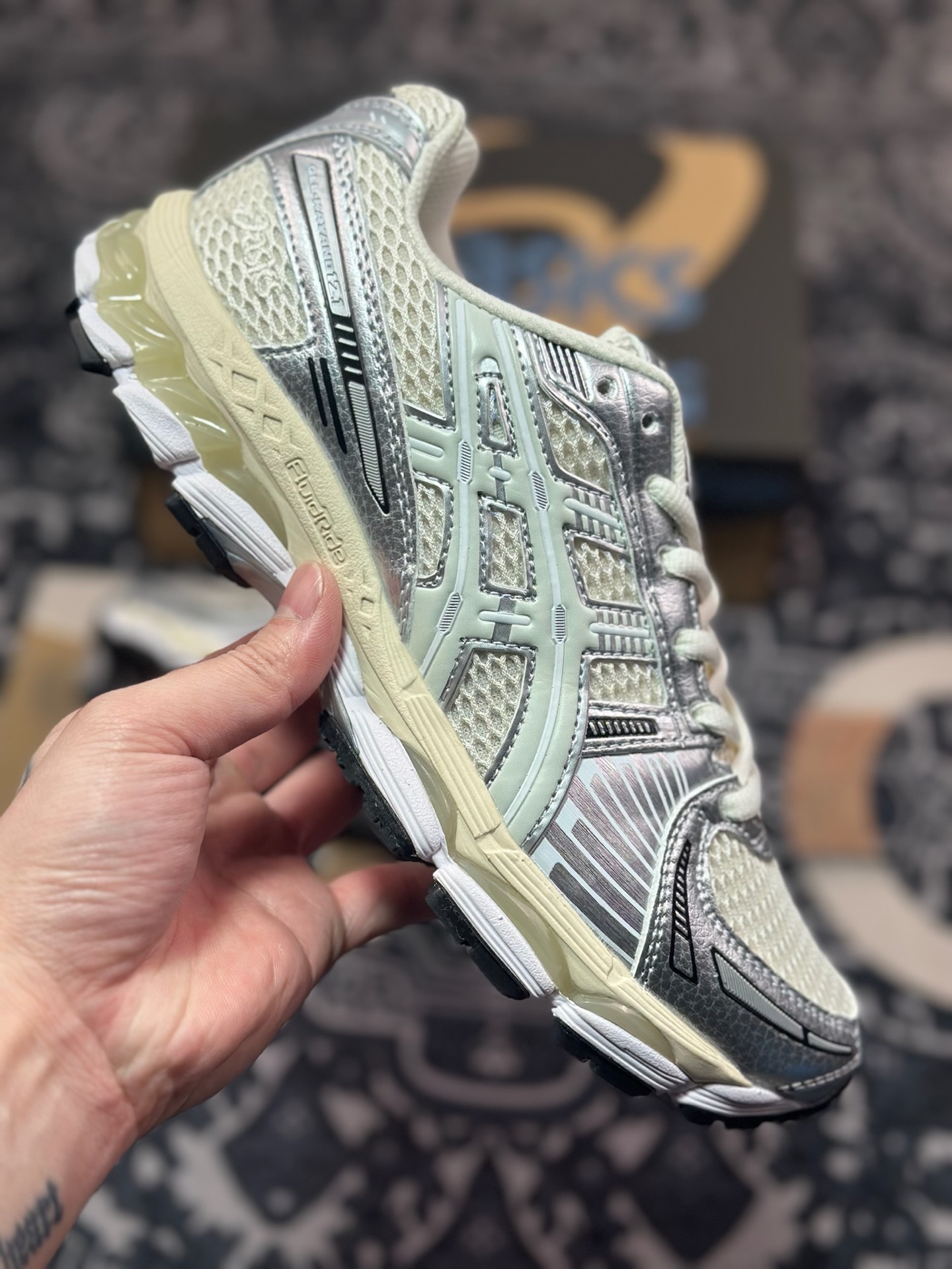 A9220  kith x Asics Gel-Kayano 12.1 亚瑟士联名百搭休闲运动慢跑鞋   1203A555-100