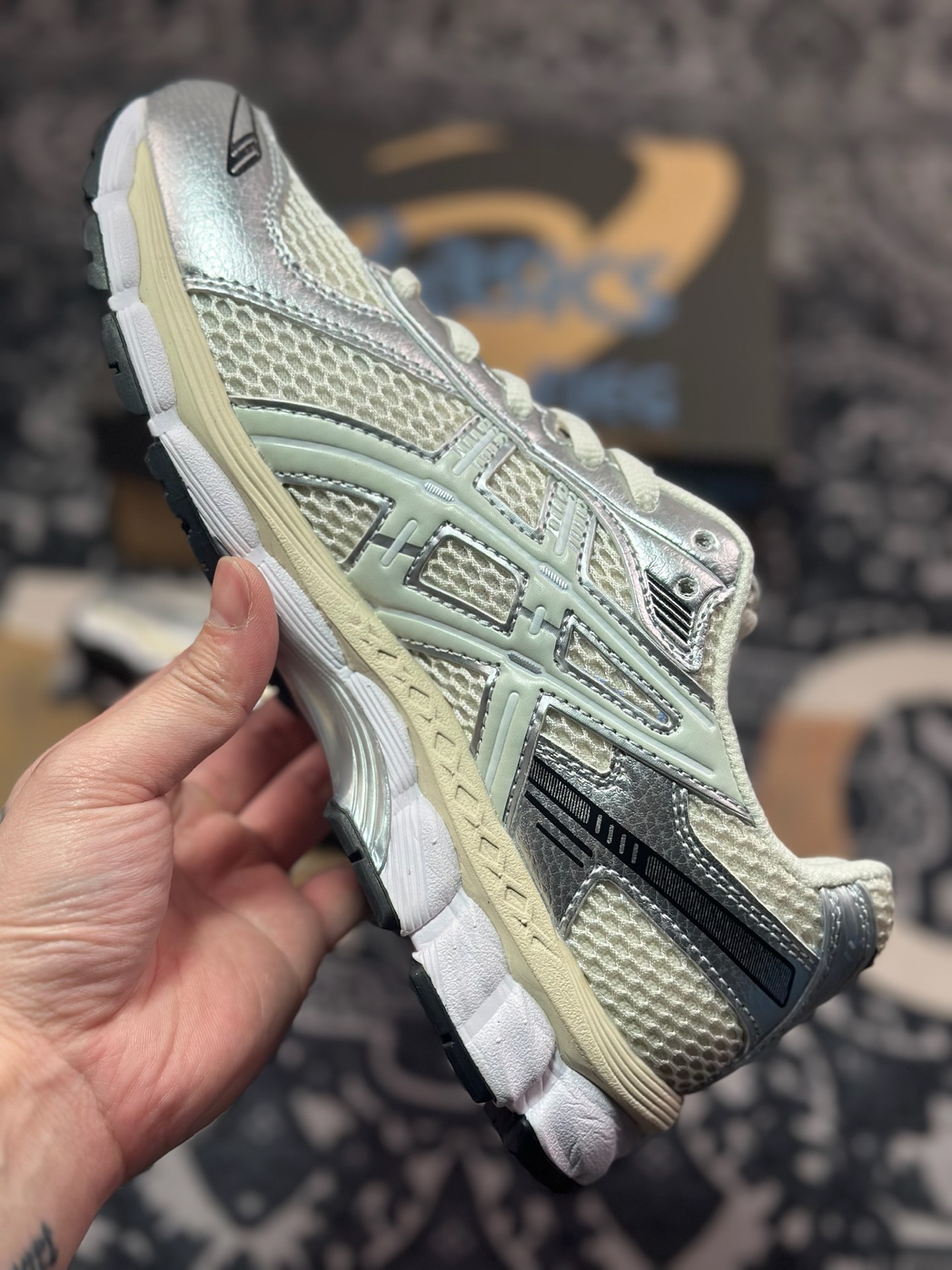 A9220  kith x Asics Gel-Kayano 12.1 亚瑟士联名百搭休闲运动慢跑鞋   1203A555-100
