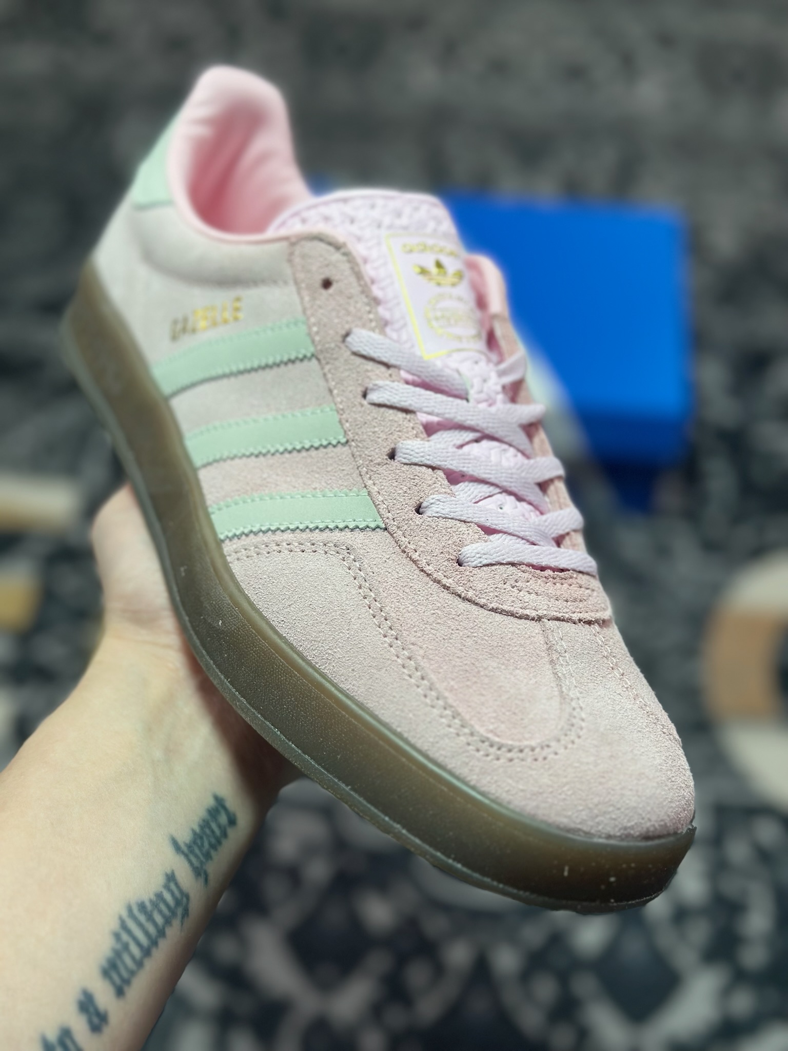A4160  AD Originals Gazelle Indoor 粉色 三叶草复古休闲运动板鞋  JI2716