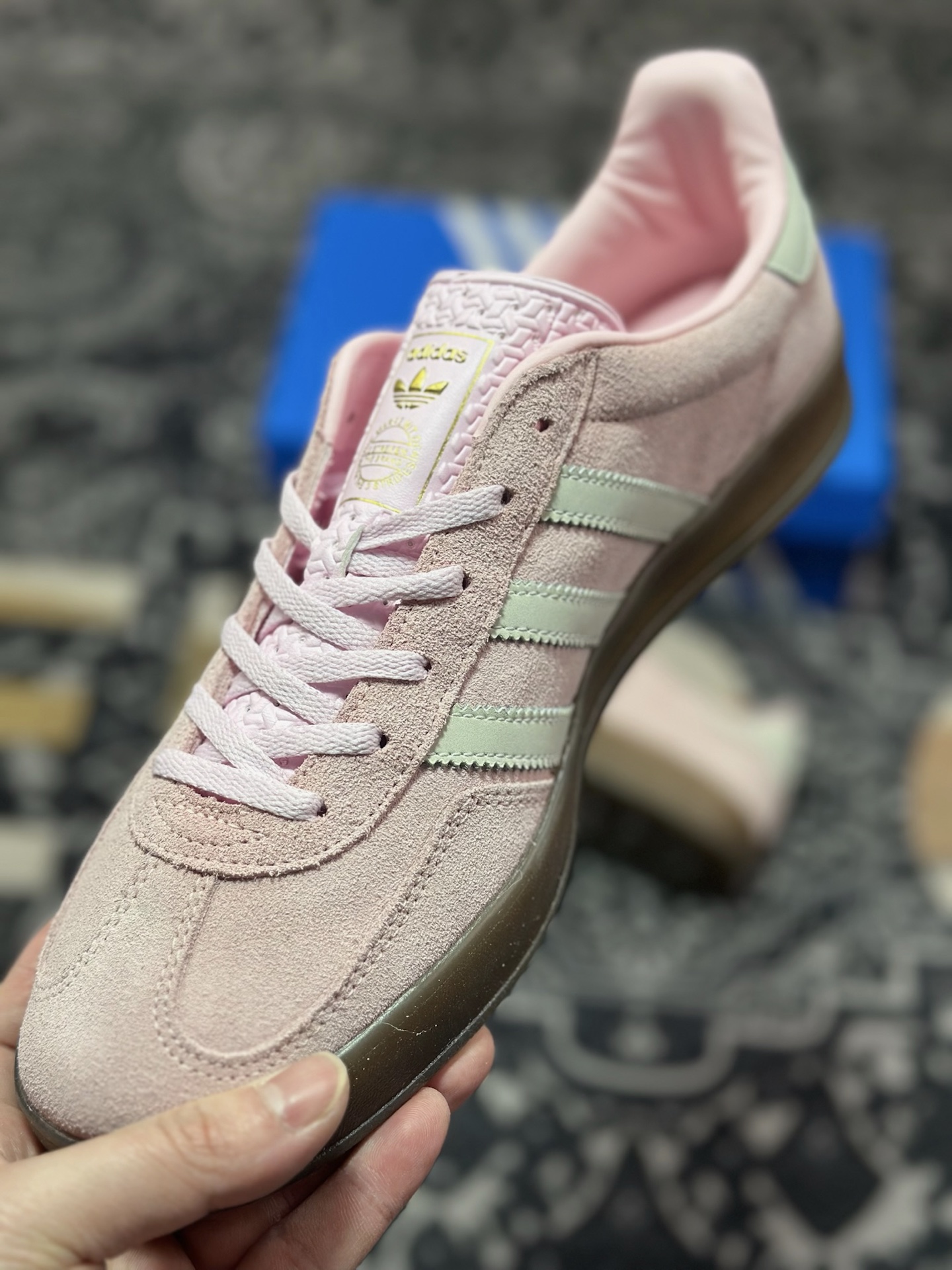 A4160  AD Originals Gazelle Indoor 粉色 三叶草复古休闲运动板鞋  JI2716