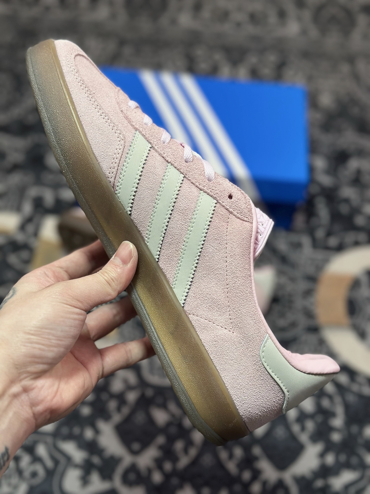 A4160  AD Originals Gazelle Indoor 粉色 三叶草复古休闲运动板鞋  JI2716