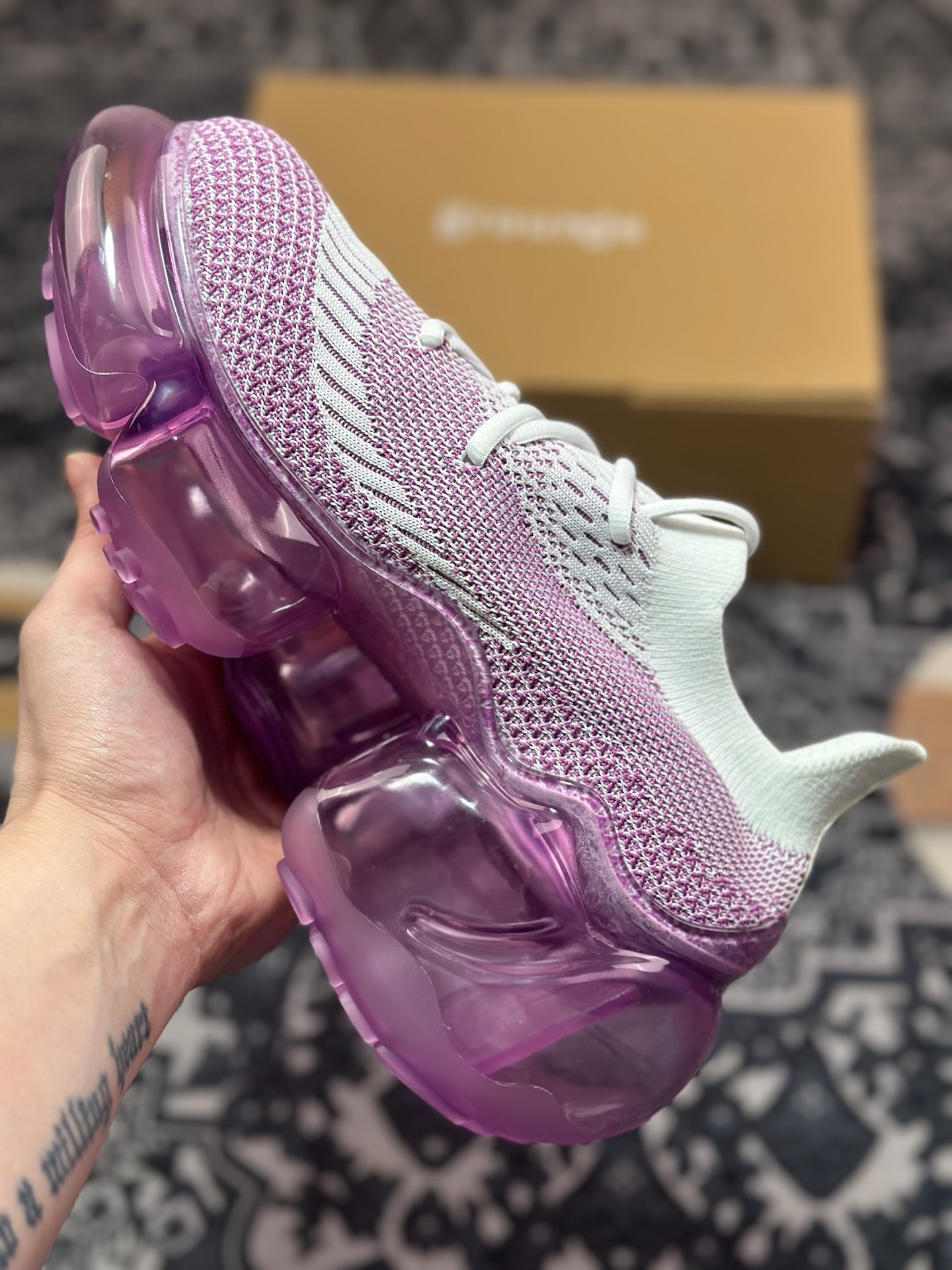 B5280  Grounds Moopie Low Sneakers 系列低帮气泡时装增高泡泡鞋“针织米白粉紫” MPTP66- A1KT66